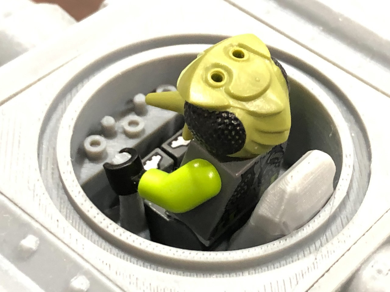 Bug Pilot Minifigure in Round Cockpit