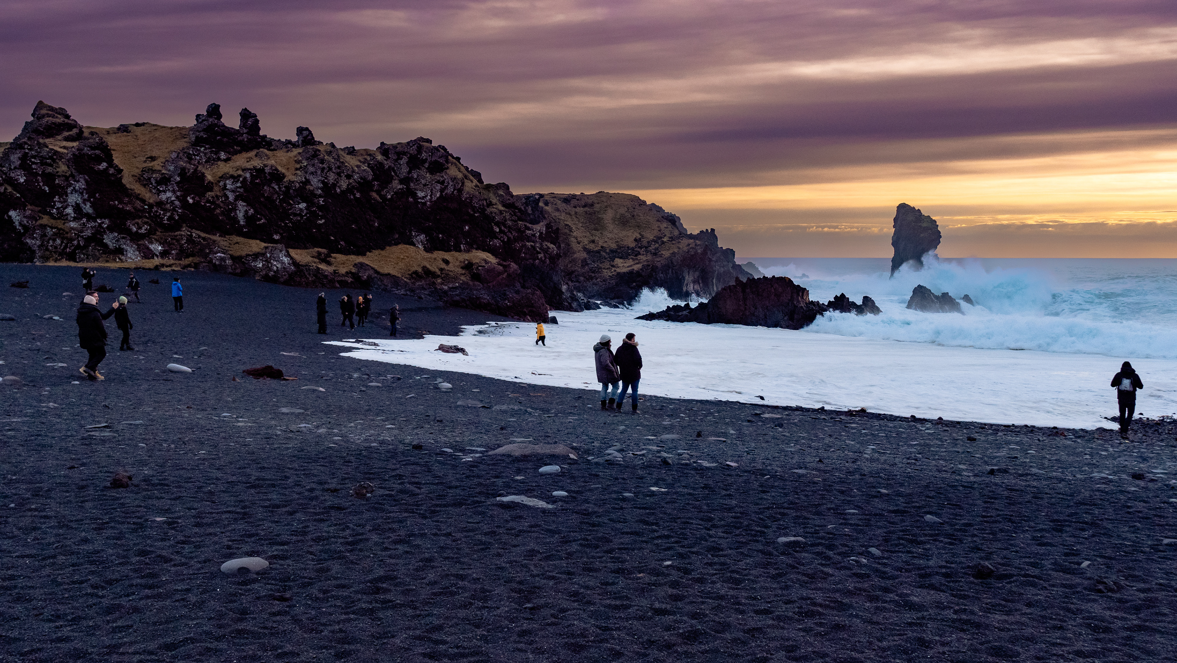 Djúpalónssandur: Black Pebble Beach
