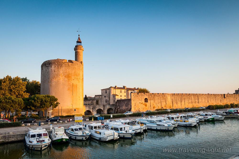 Aigues-Mortes Riverside