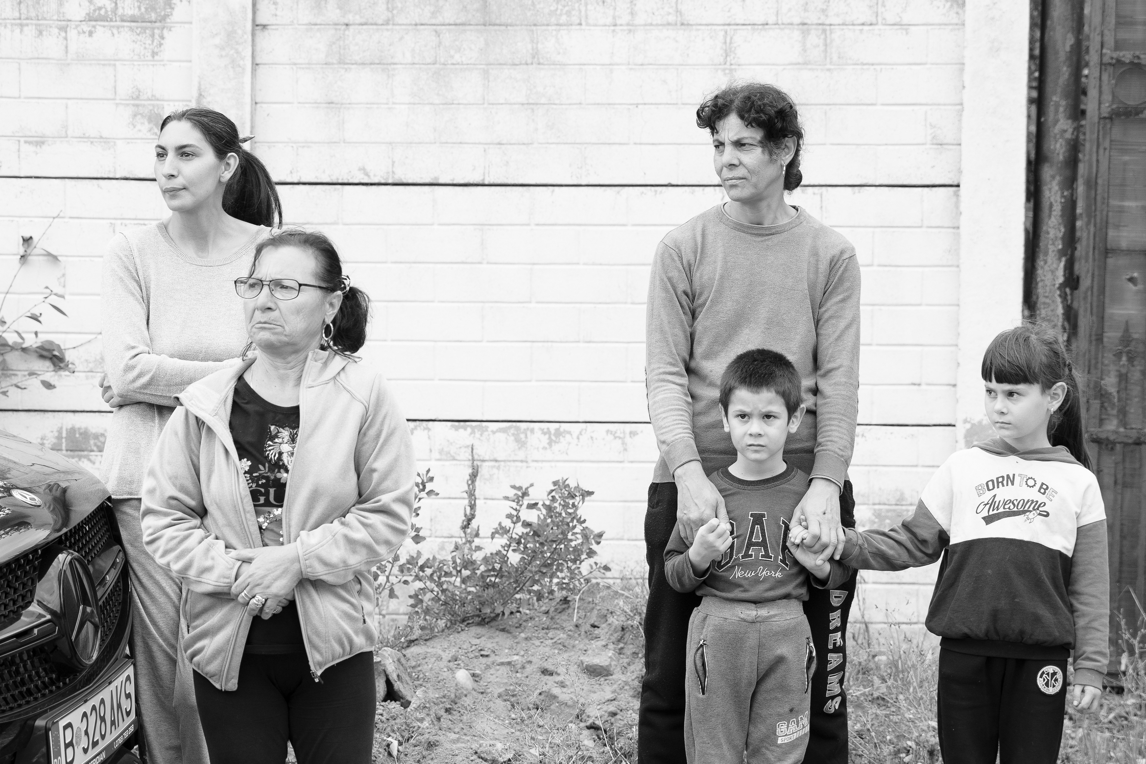 Families, gestures, looks.