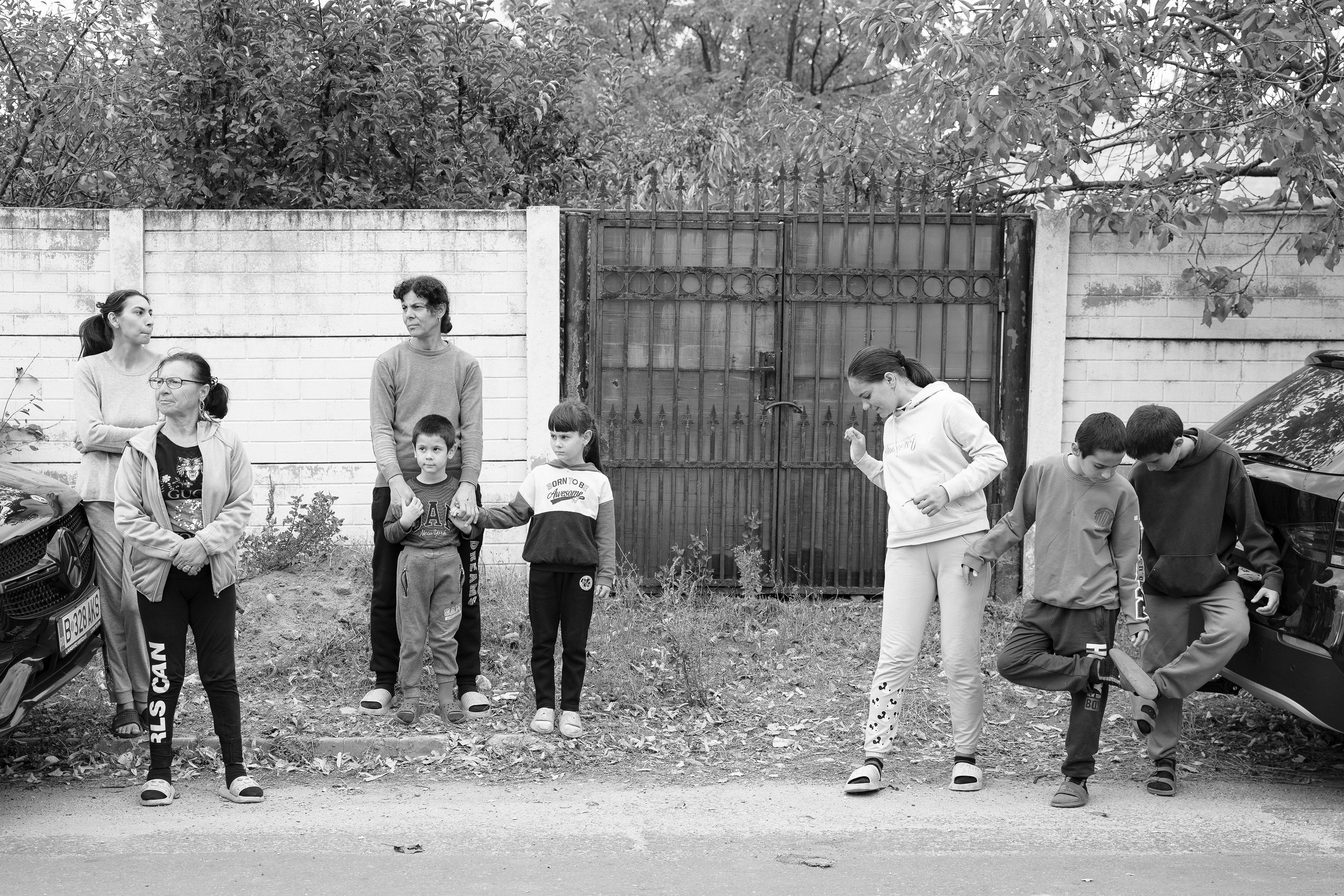 Families, gestures, looks.