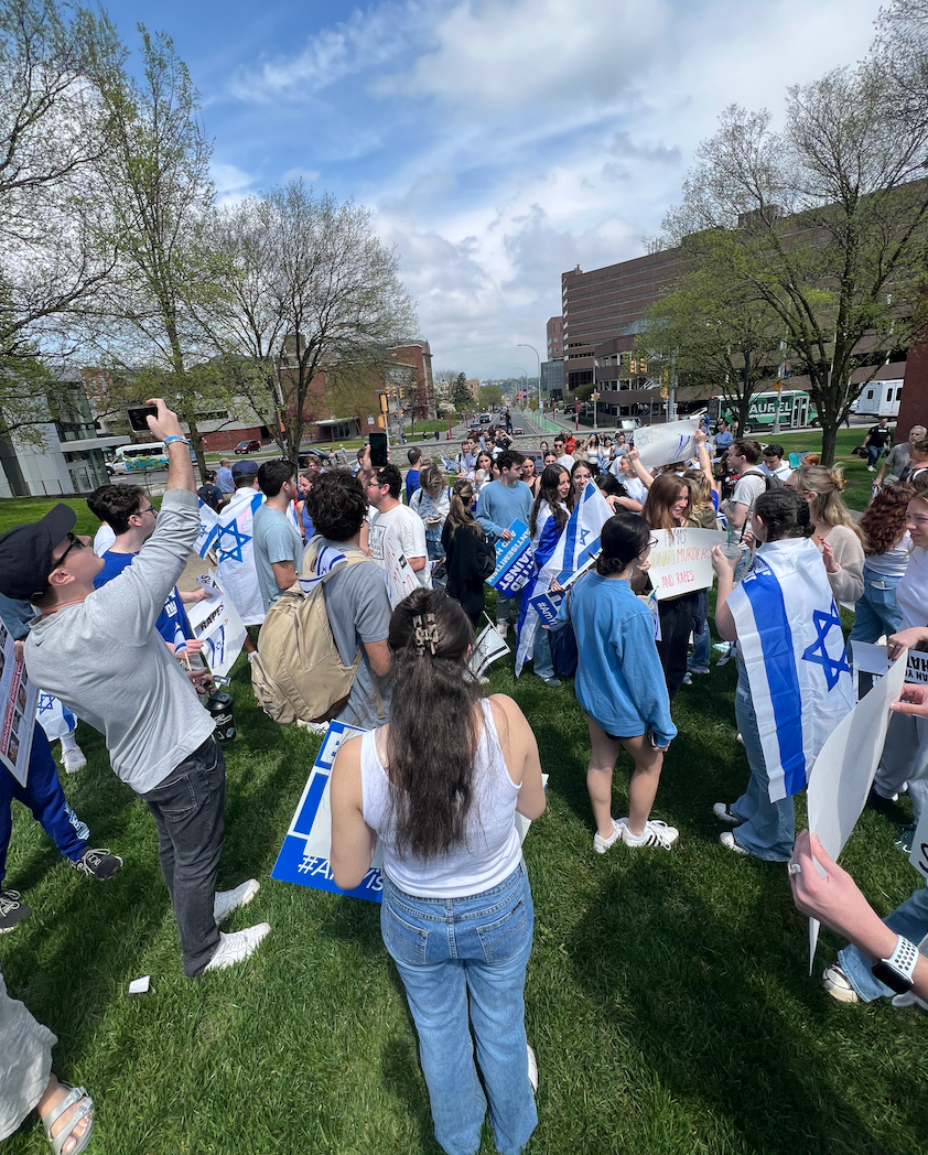 March for Israel cultivating in dancing and song (April 2024)