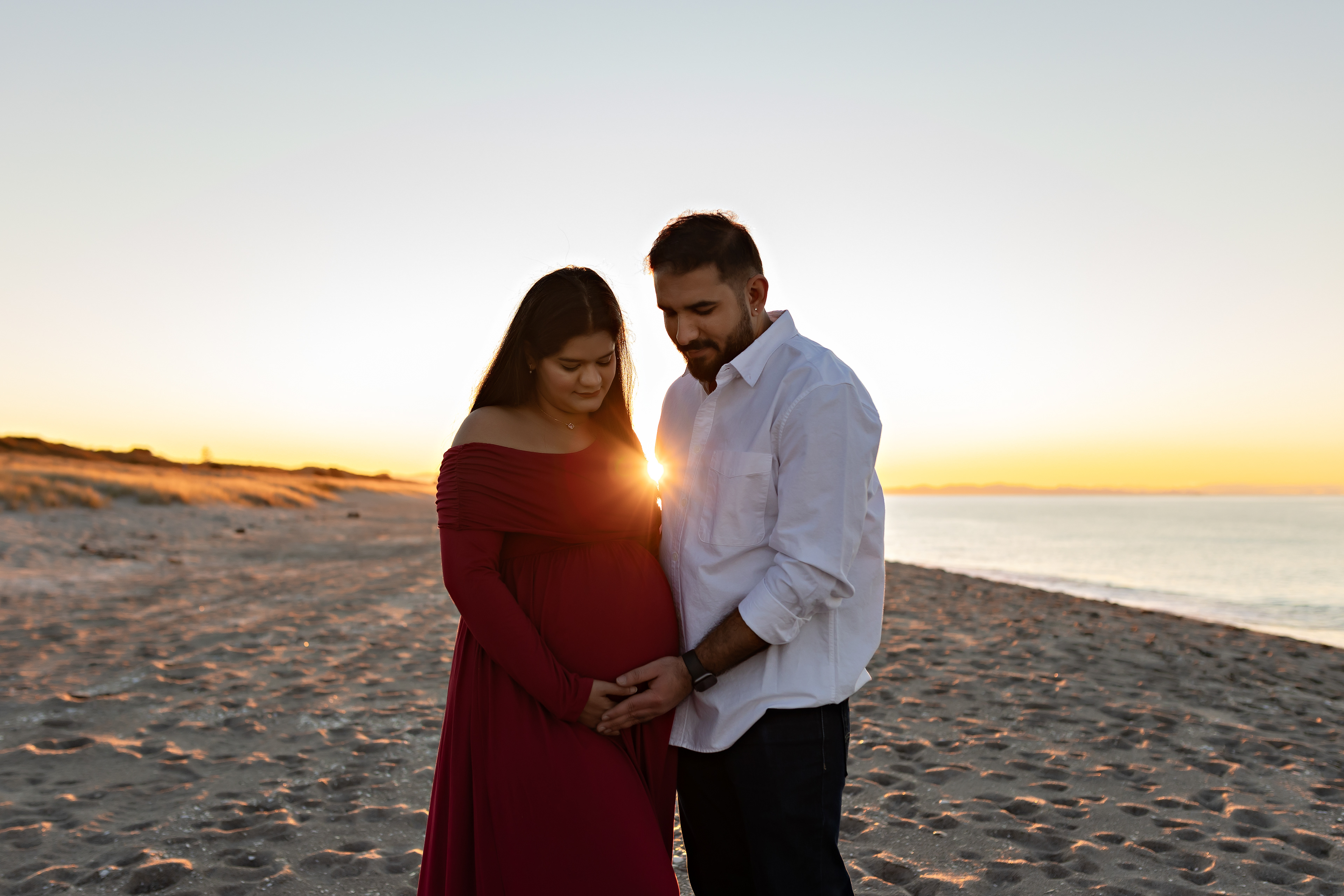 minimalist maternity photography, fine art maternity studio, pregnancy photos Tauranga, maternity beach sunset photography, pregnancy portraits Papamoa, Tauranga maternity photographer, papamoa photography