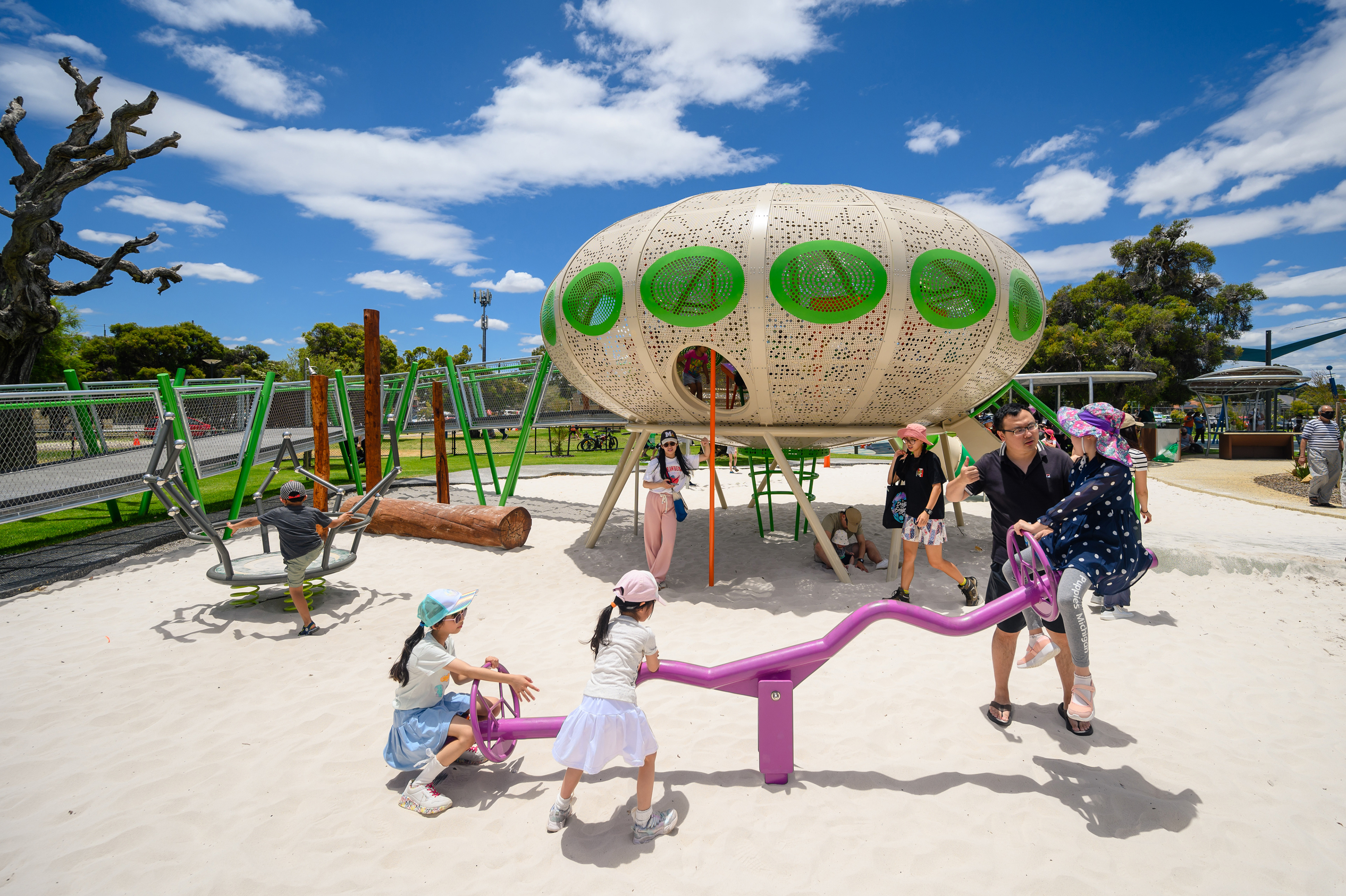 Futuro Playspace - Bob Gordon Reserve