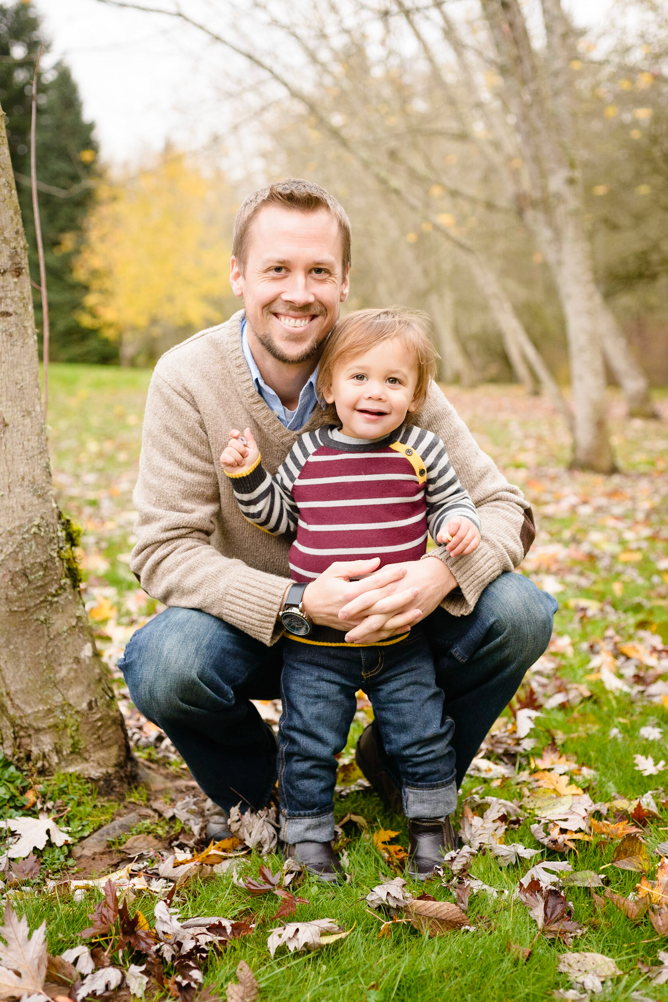 Family photo session at Happy Vally Park in Portland, Oregon.