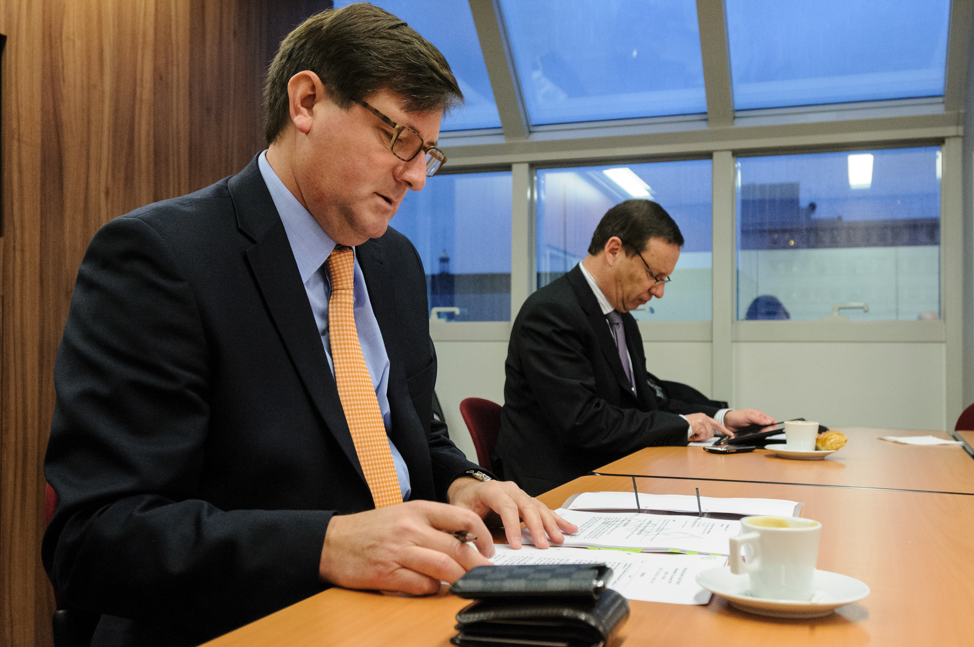 Yves Maas, head of international operations at Crédit Suisse Zurich, travels to Paris for a meeting at the SWIFT offices.