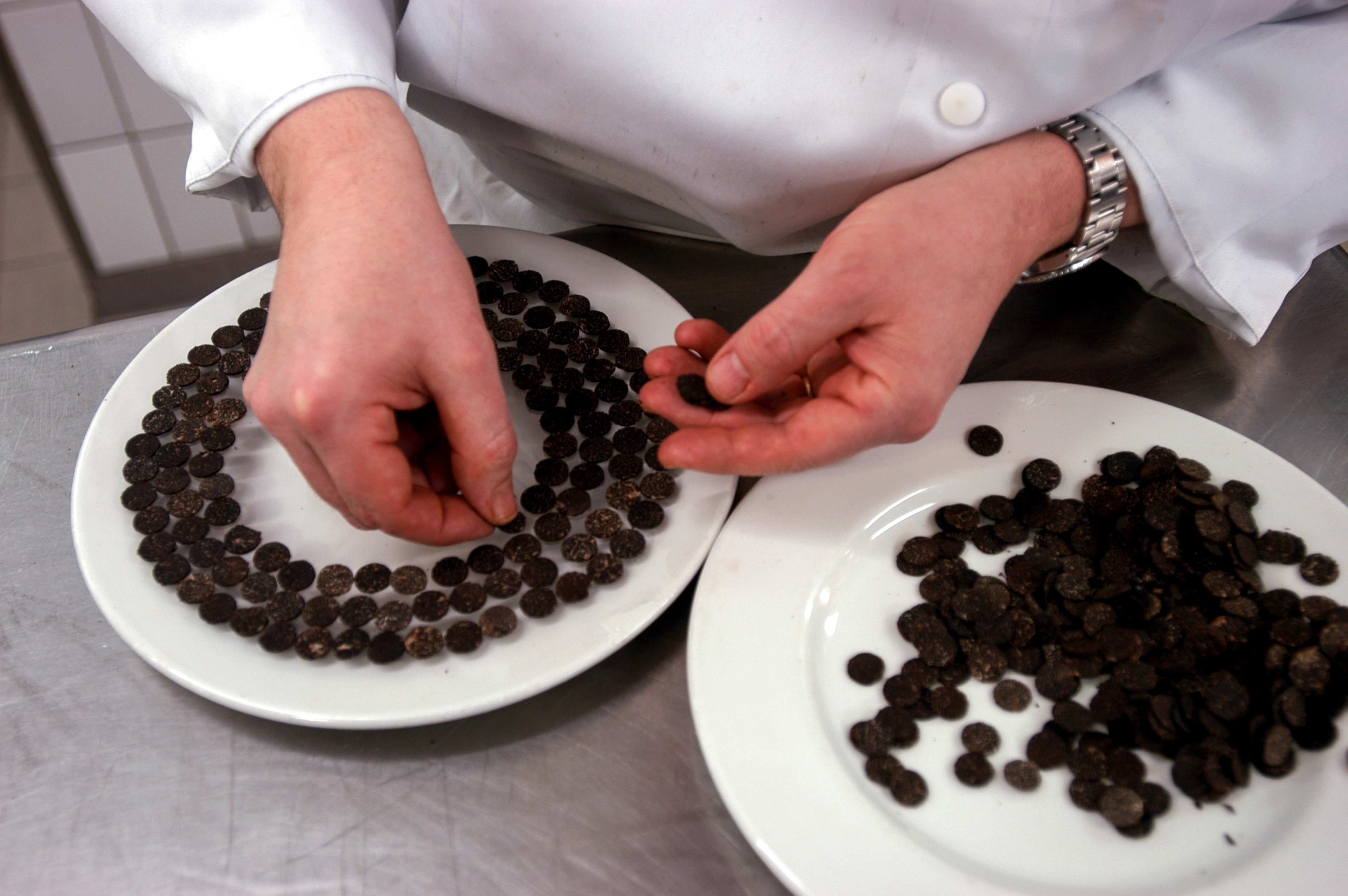 Le Taillevent restaurant at 15 rue Lamennais, Paris 8ème has been awarded two stars in the prestigious Michelin guide.