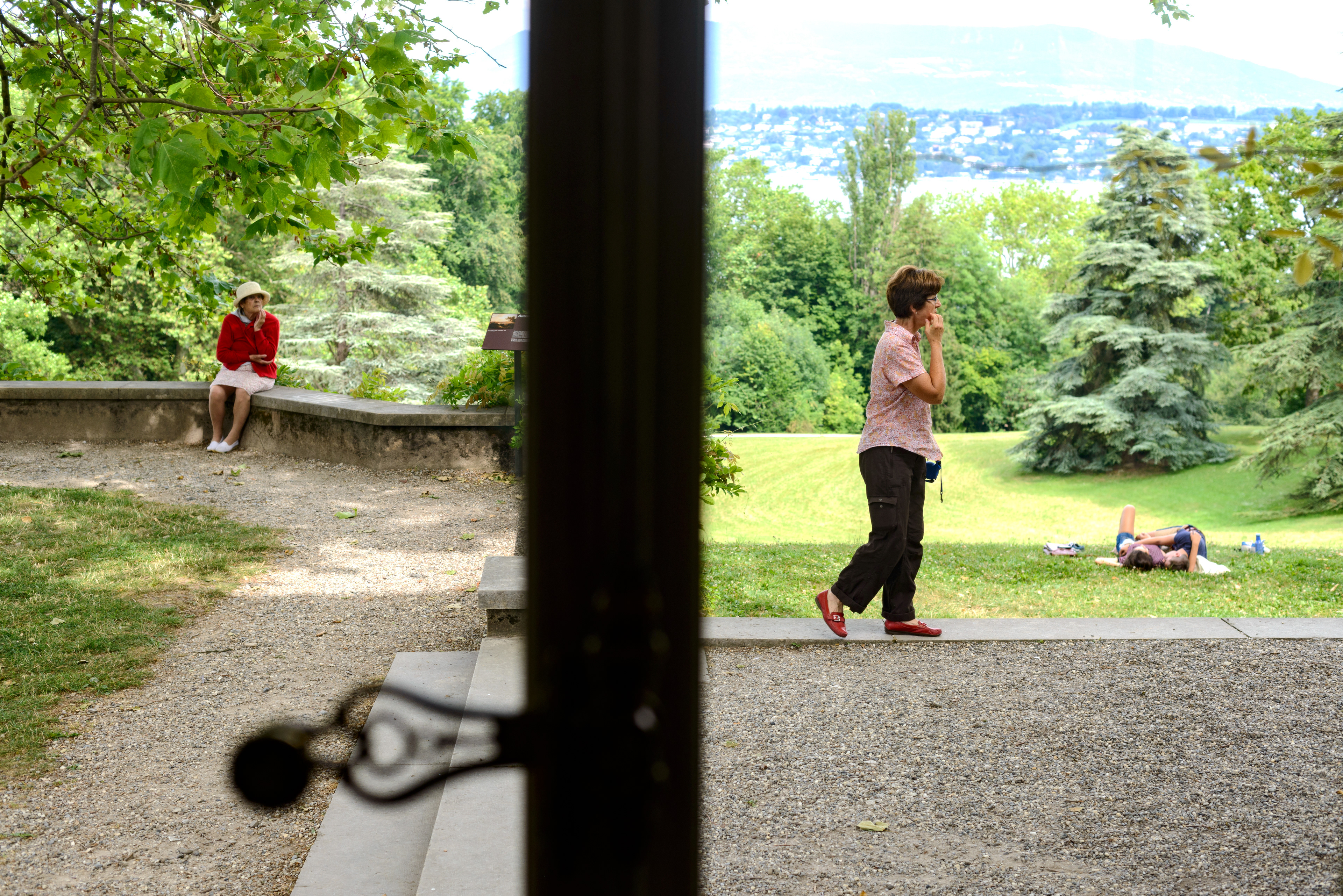 La vue sur le parc du Château de Penthes. Pregny-Chambesy, Genève, Suisse.