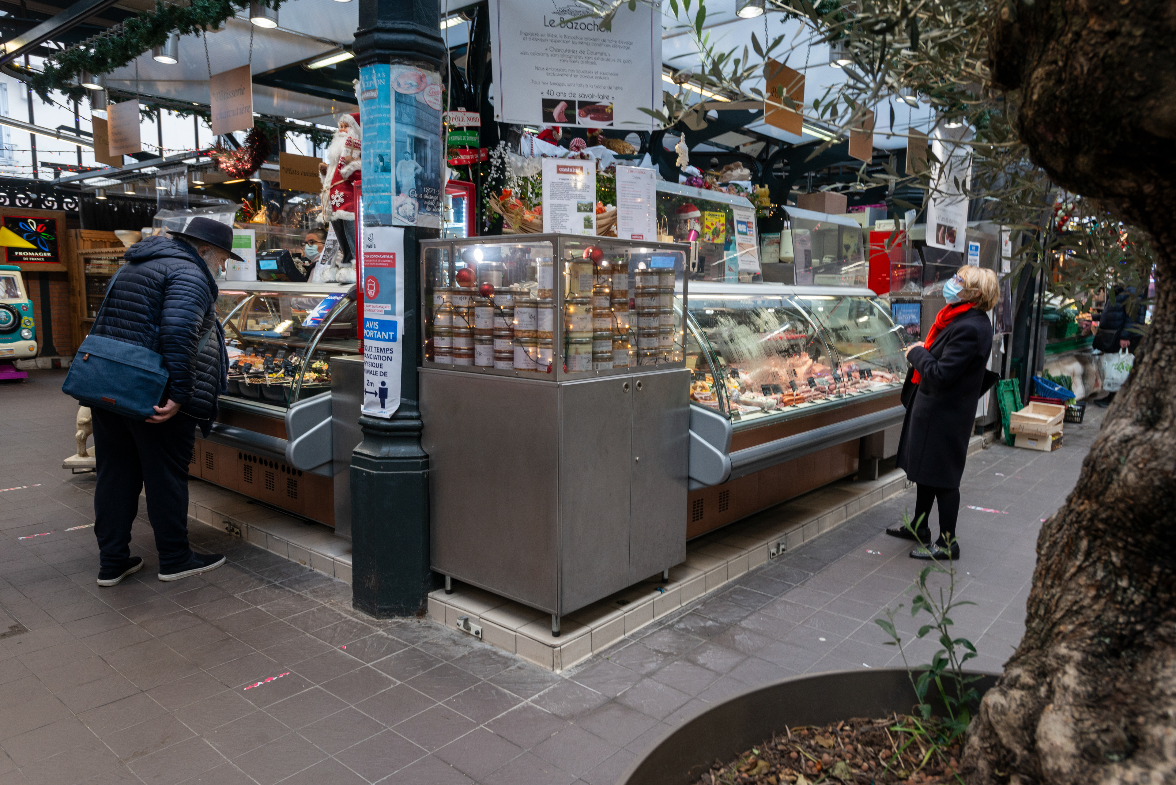 Charcuterie-traiteur Campin dans le Marché de l'Olive. Paris, France.