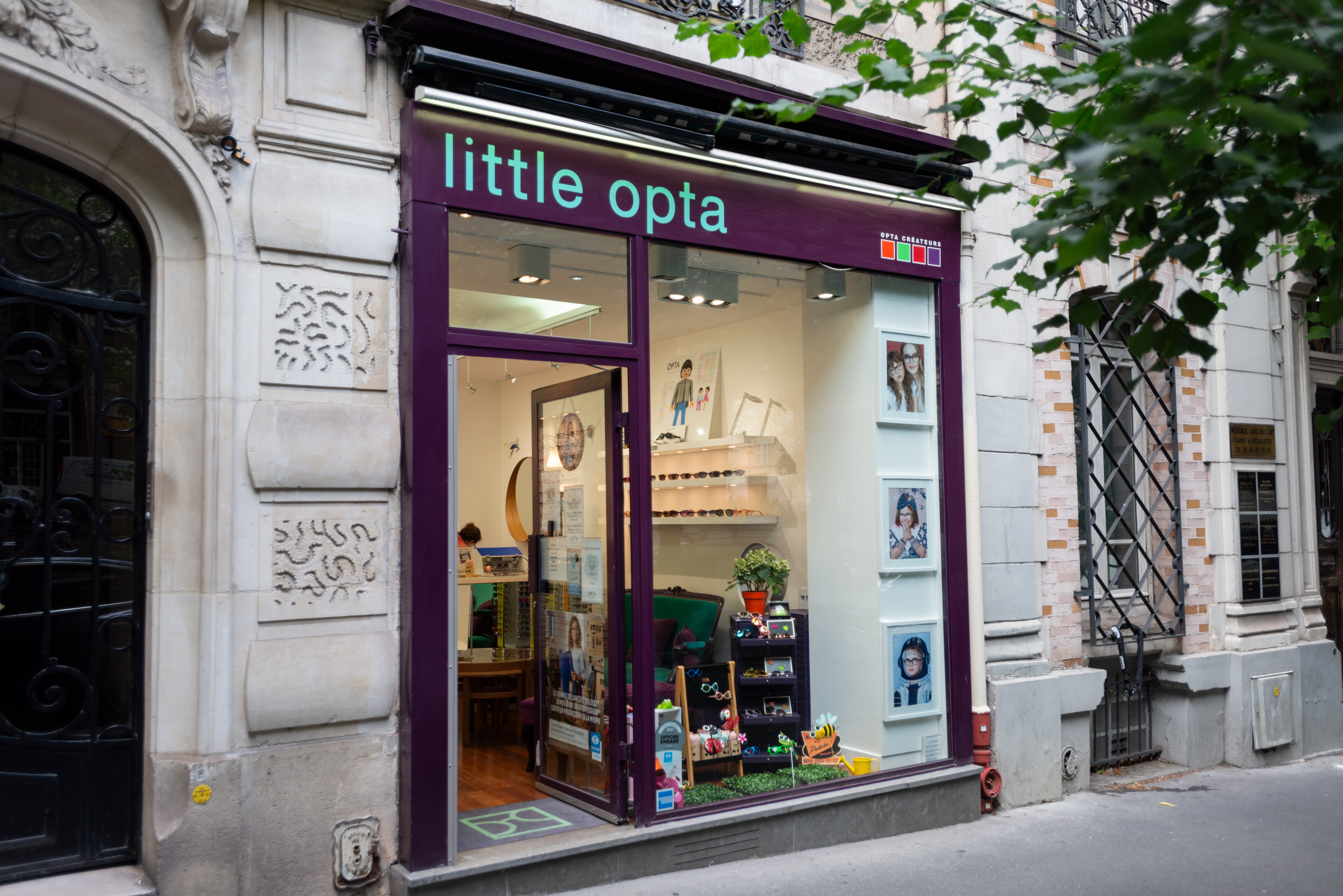 Little Opta au 81 rue Caulaincourt à Montmartre. Paris, France.