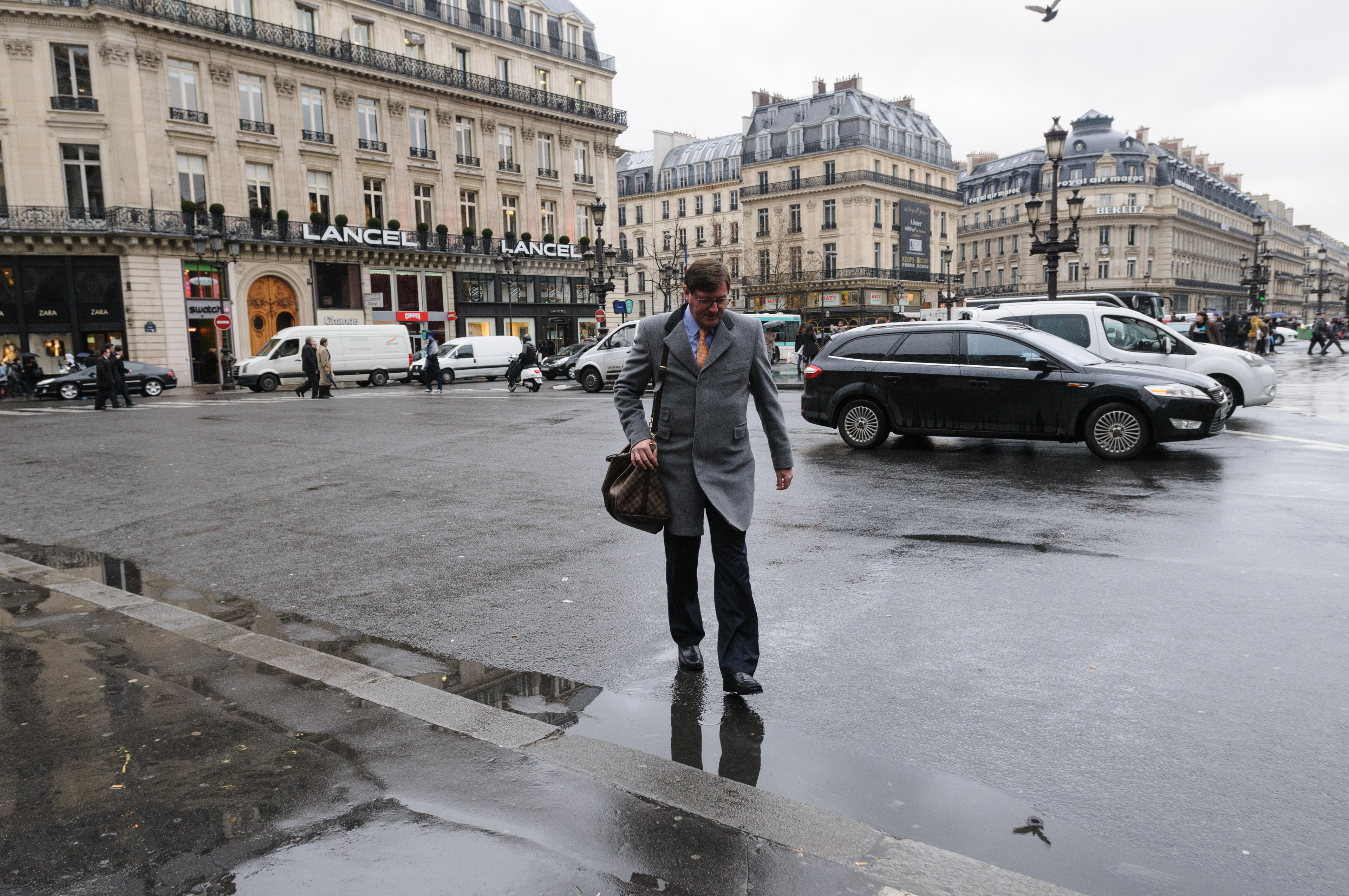 Yves Maas, head of international operations at Crédit Suisse Zurich, travels to Paris for a meeting at the SWIFT offices.