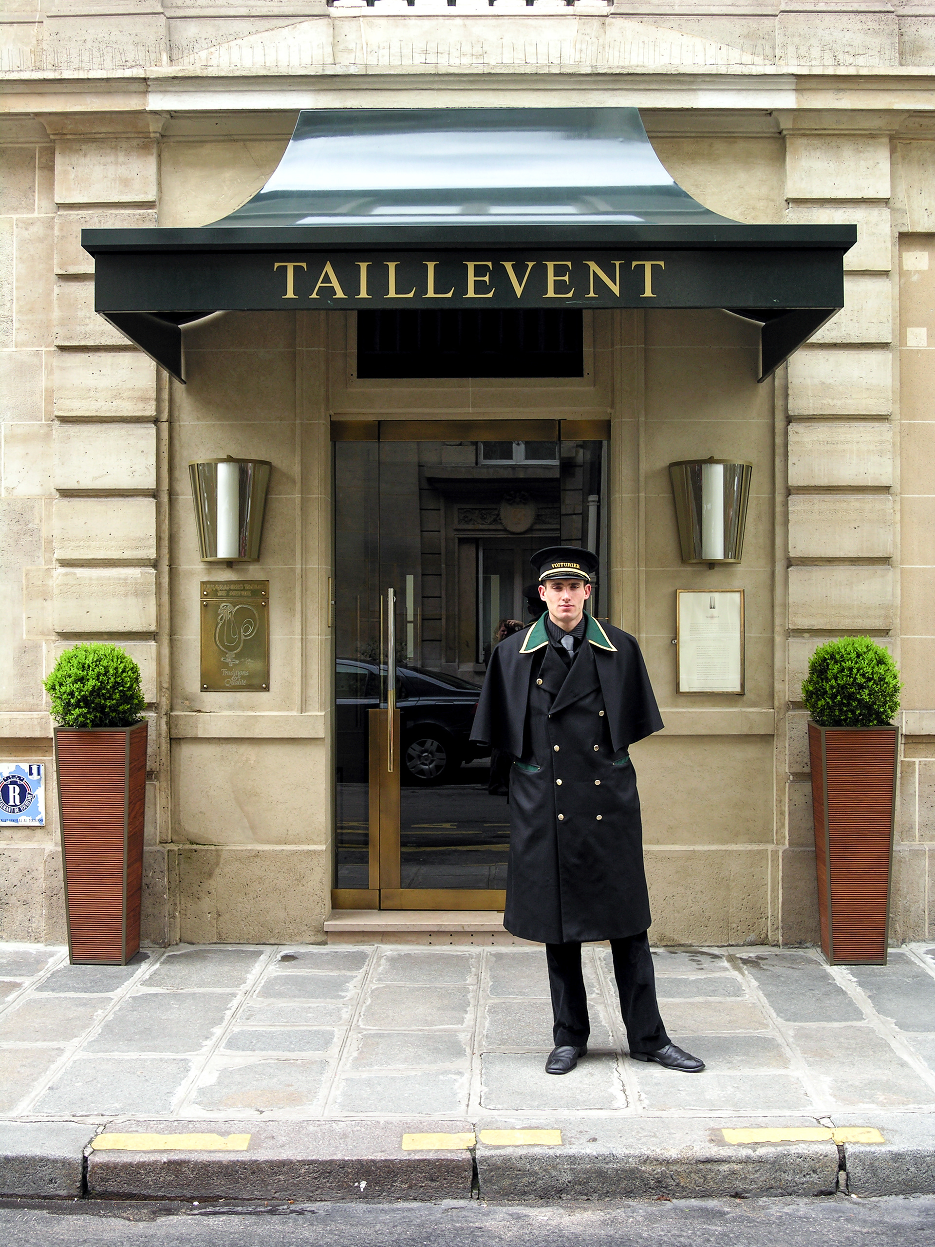 Le Taillevent restaurant at 15 rue Lamennais, Paris 8ème has been awarded two stars in the prestigious Michelin guide.