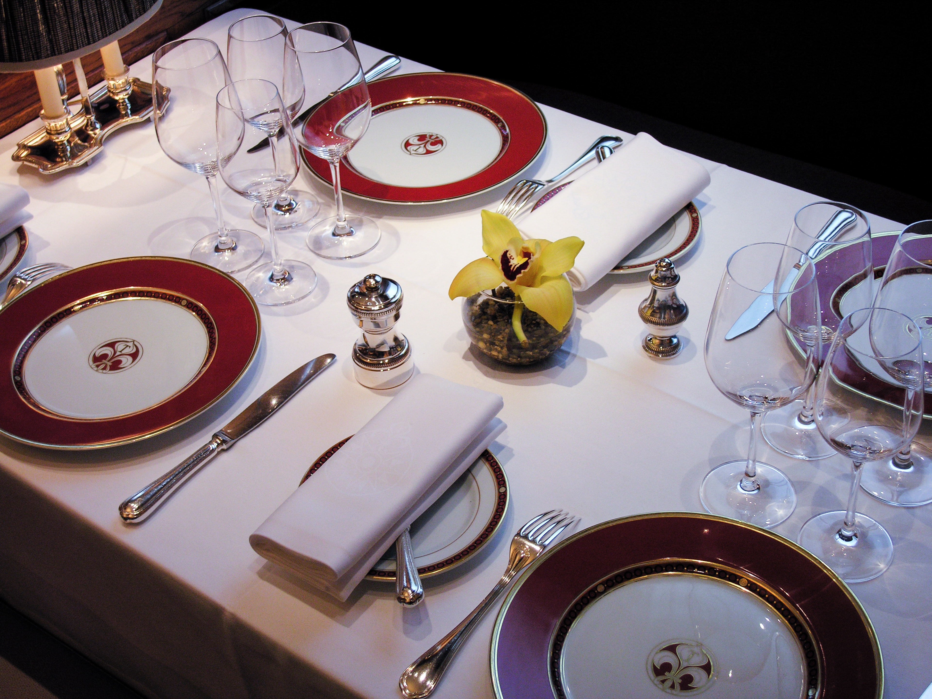 Le Taillevent restaurant at 15 rue Lamennais, Paris 8ème has been awarded two stars in the prestigious Michelin guide.
