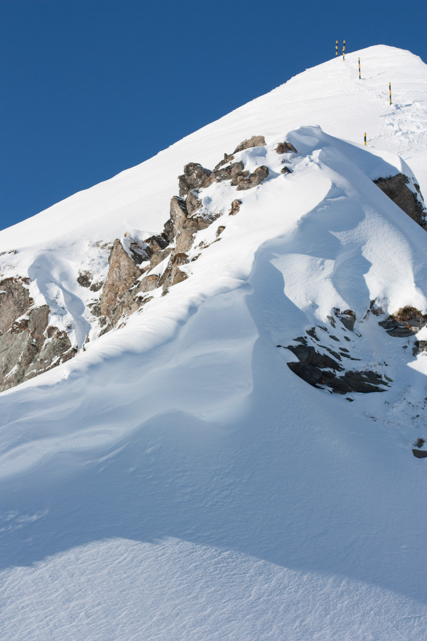 Vague de neige au sommet