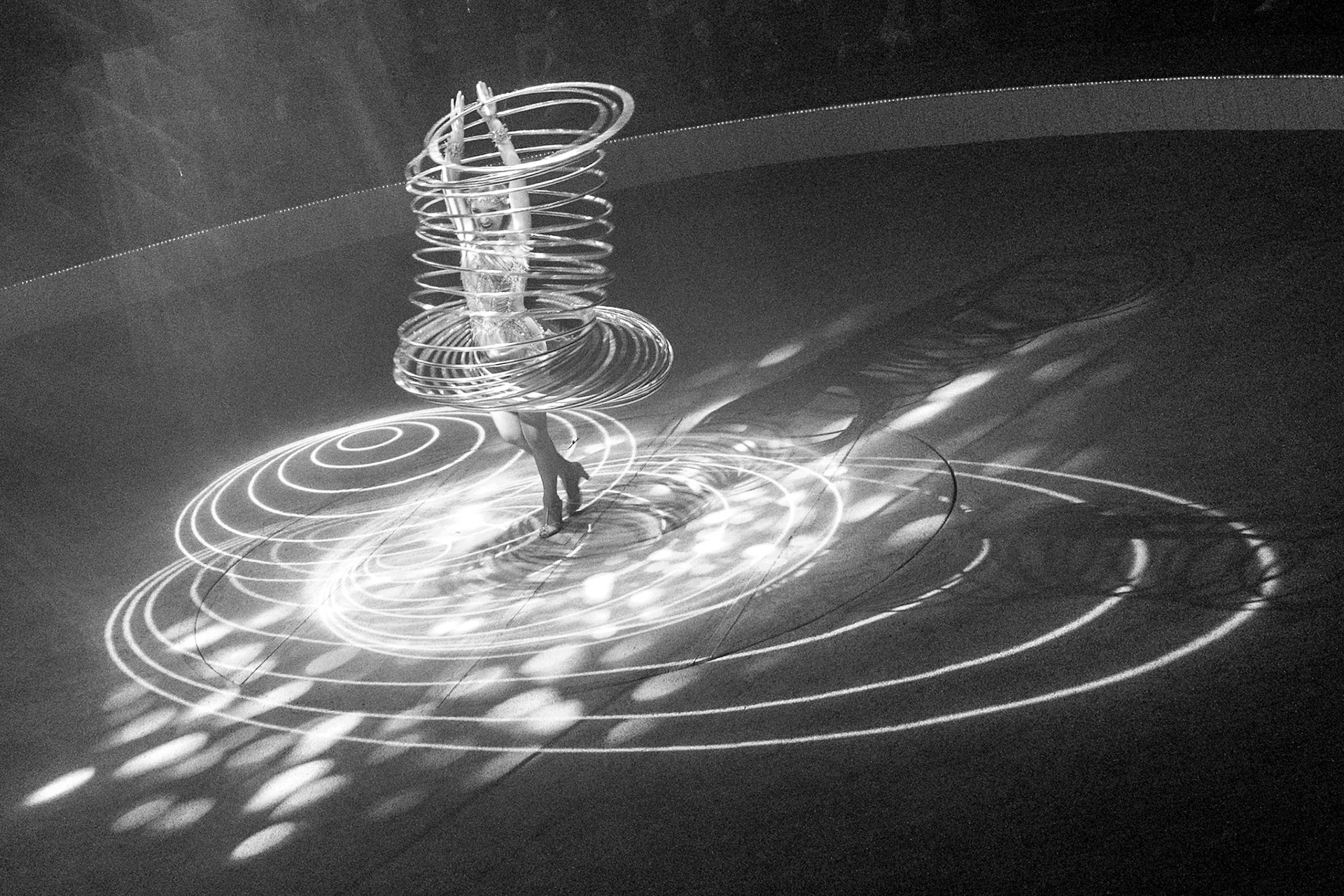 Hula Hoops avec Victoria Bouglione