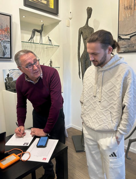 à la Galerie Estades, Place des Vosges, merci Michel pour votre confiance