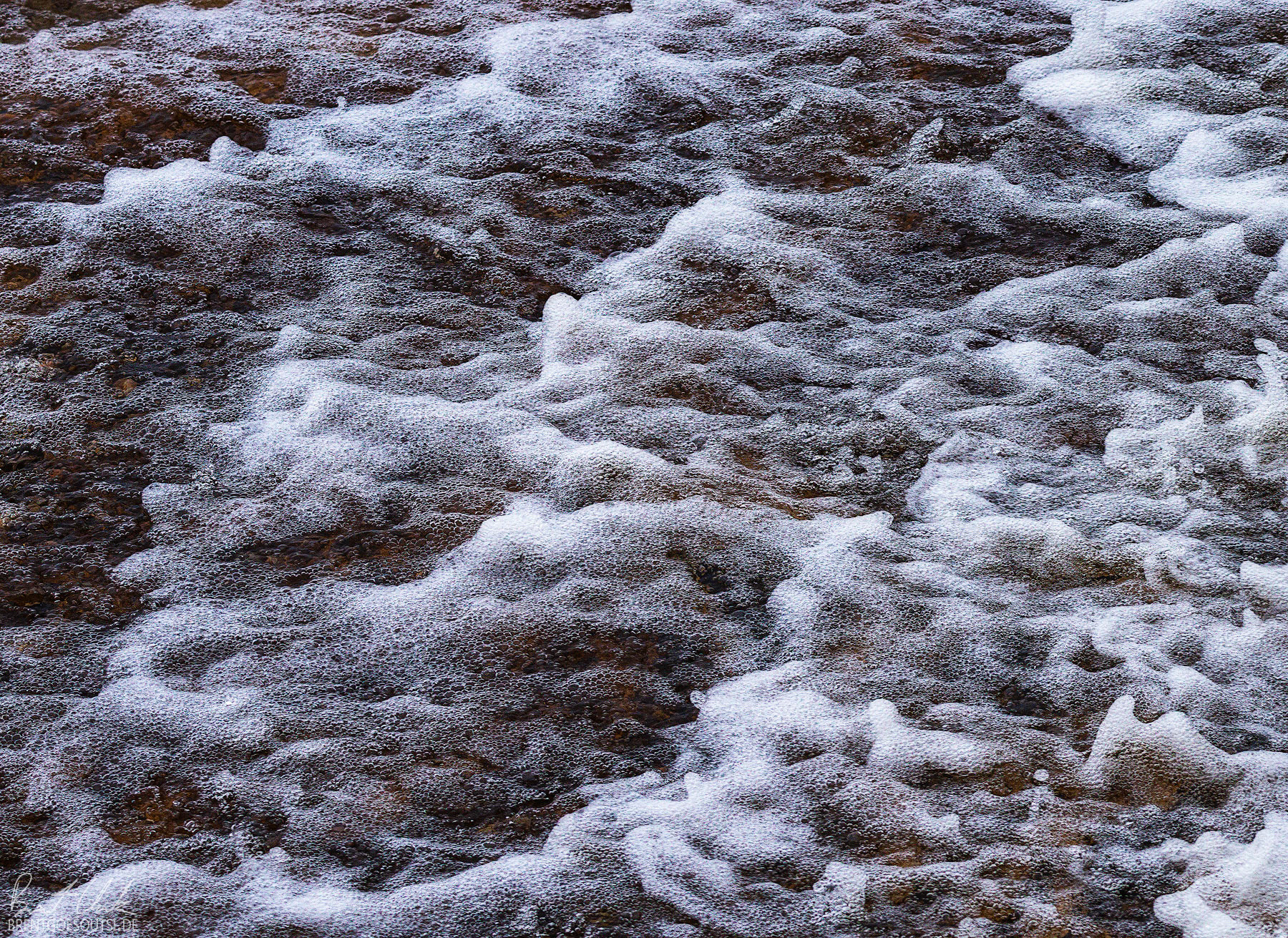 Bubbles on the Rocks