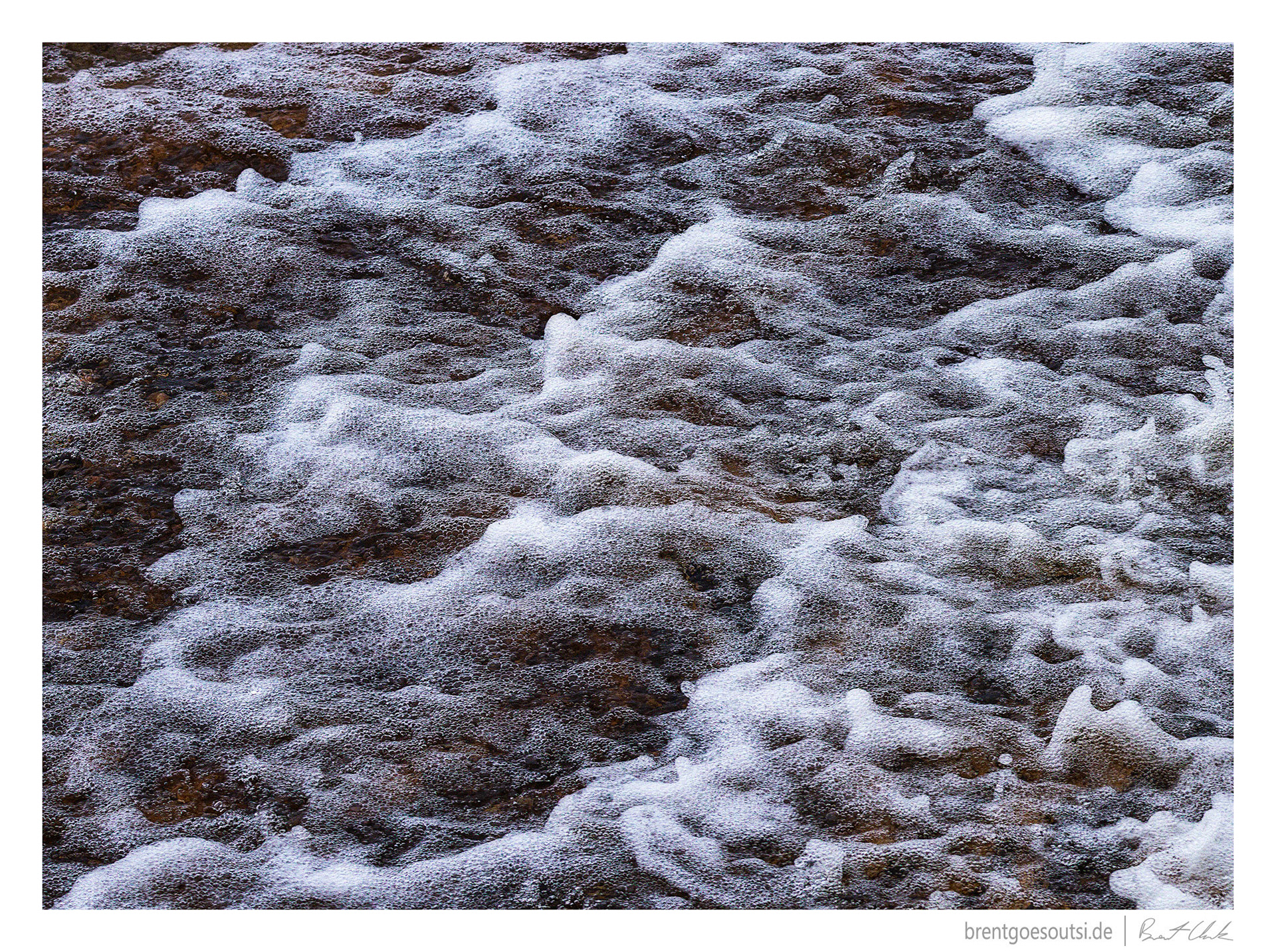 Bubbles on the Rocks