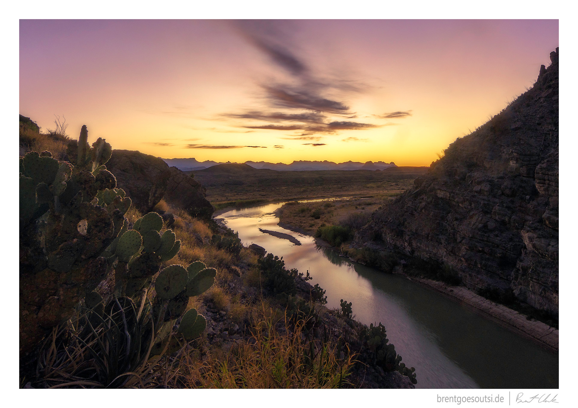 Sunrise over El Rio Grande