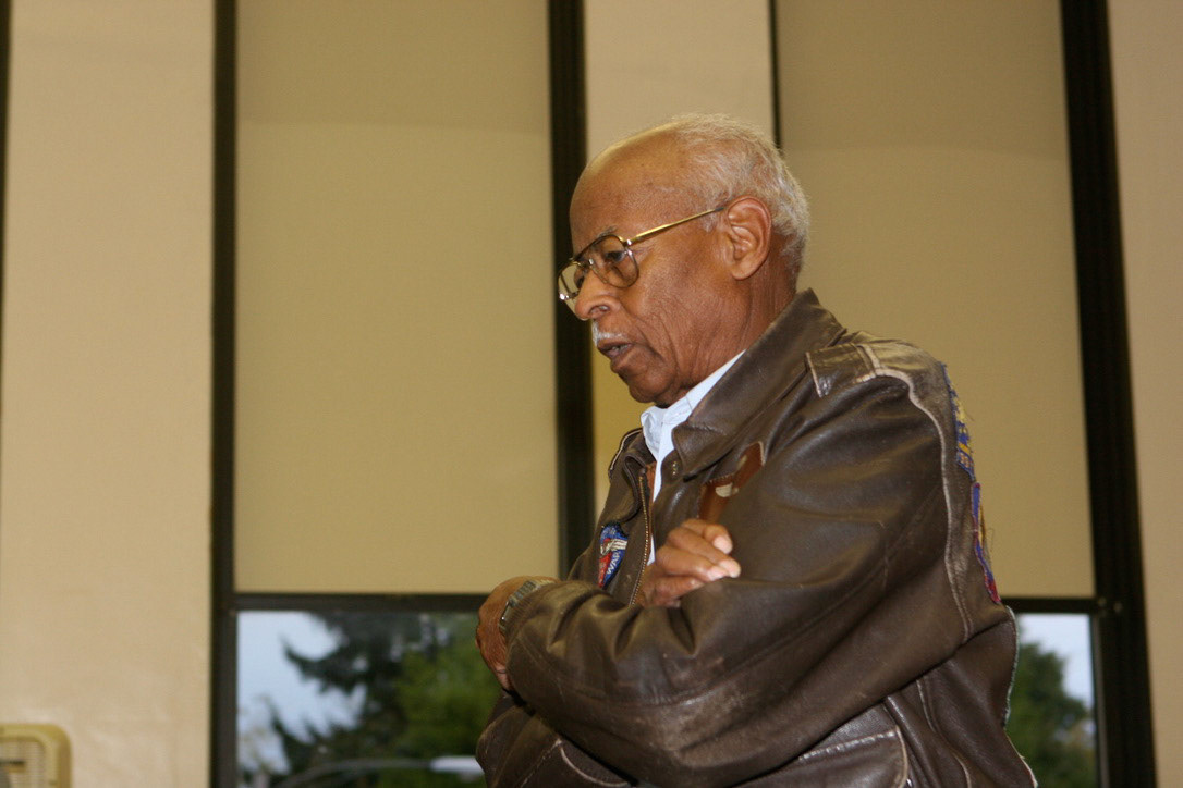 Tuskegee Airman sharing his experiences with Shabazz Academy staff, students, & parents