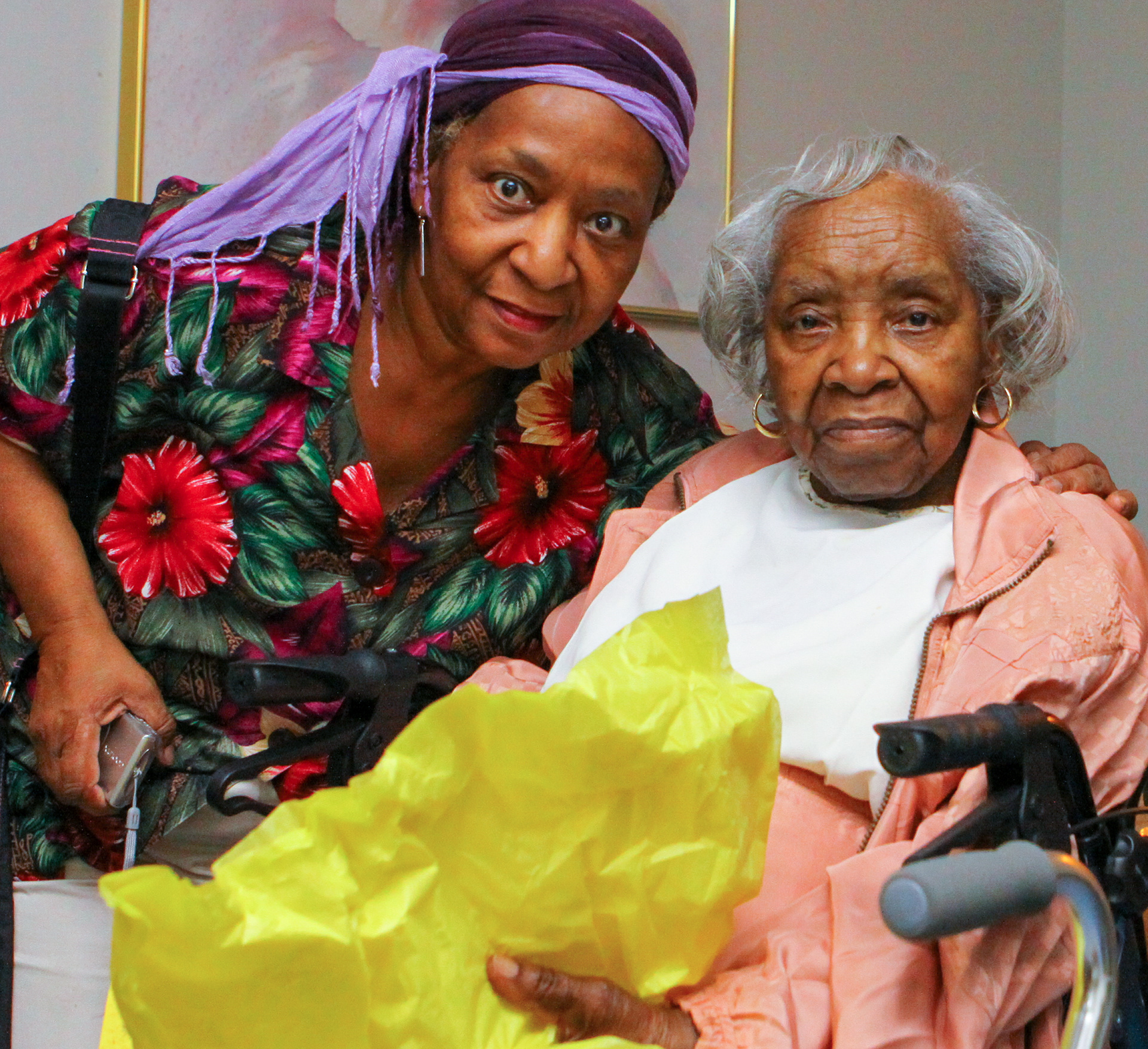 Pat with Aunt Essie, Cincinnati, Ohio