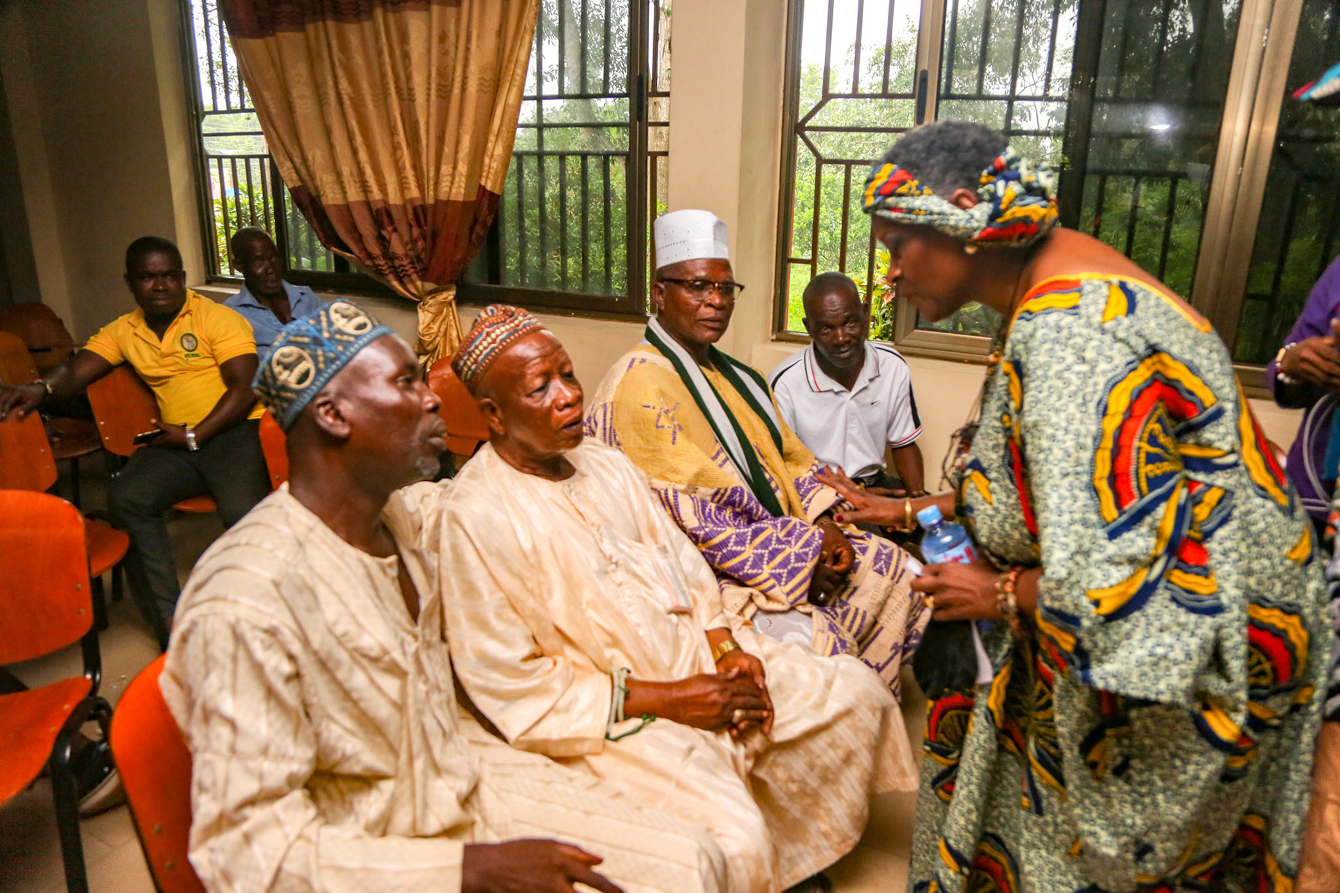 Maxine Meets New Friends, Ghana