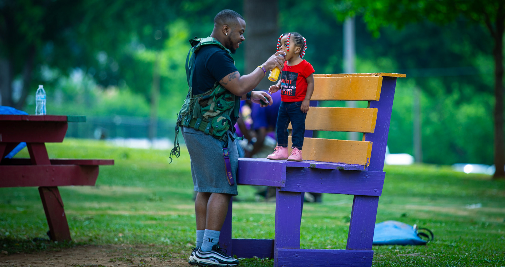 Feeding time , Talladega , AL