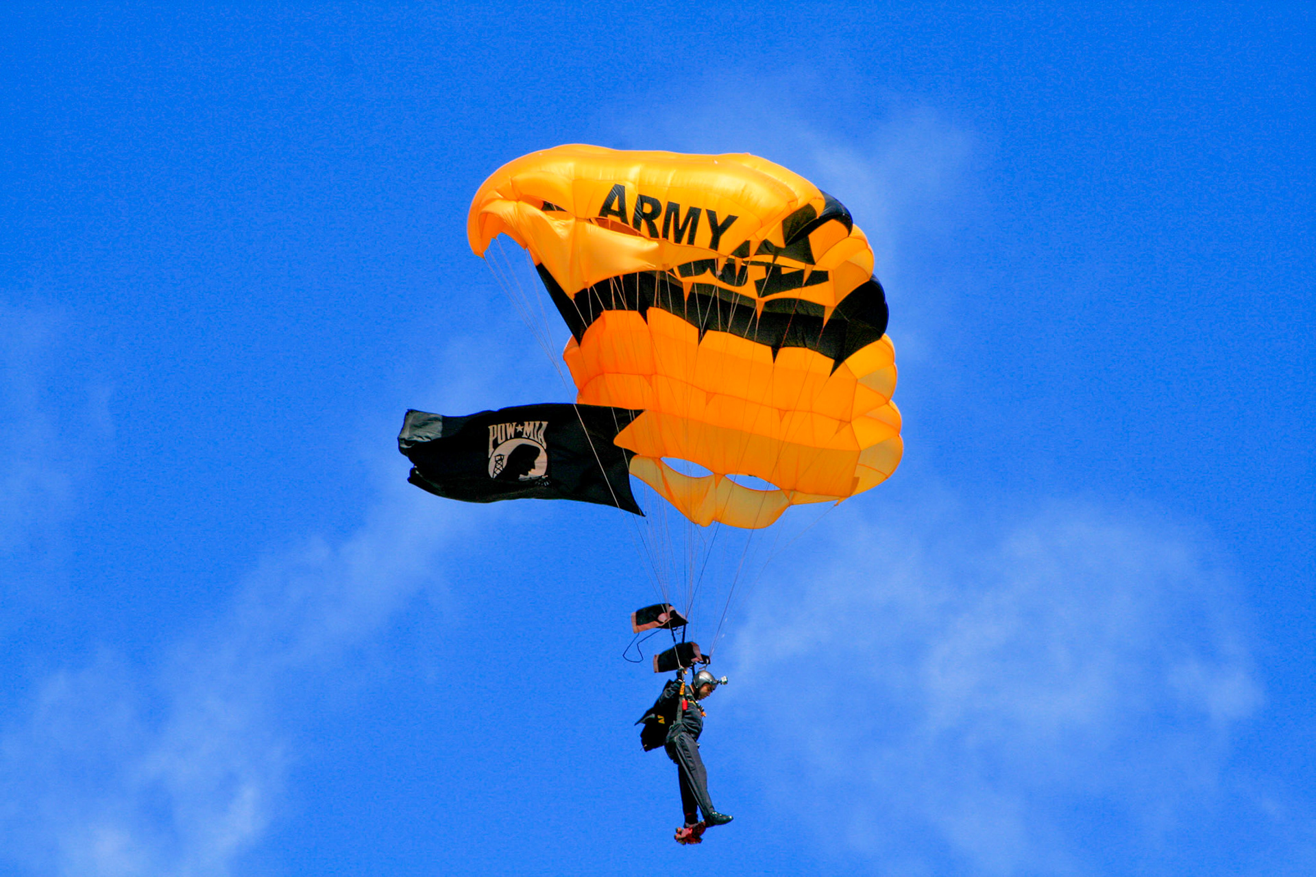 US Army Golden Knights Parachute Team presentation at the Oregon International Air Show.