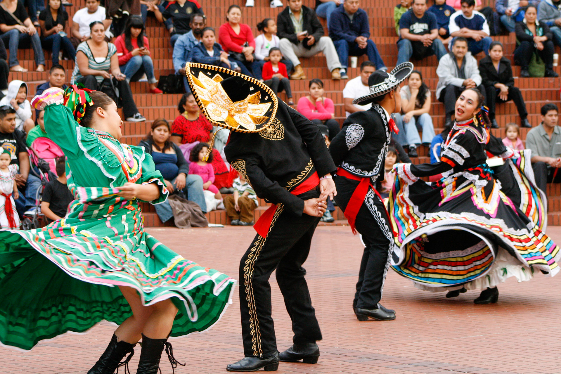 Papalotl Ballet performs in Pioneer Courthouse Square, Portland.
