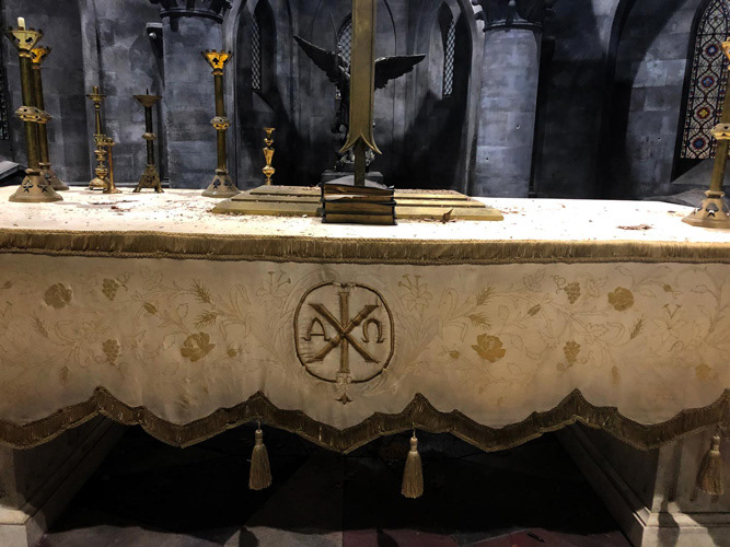 Alter Cloth