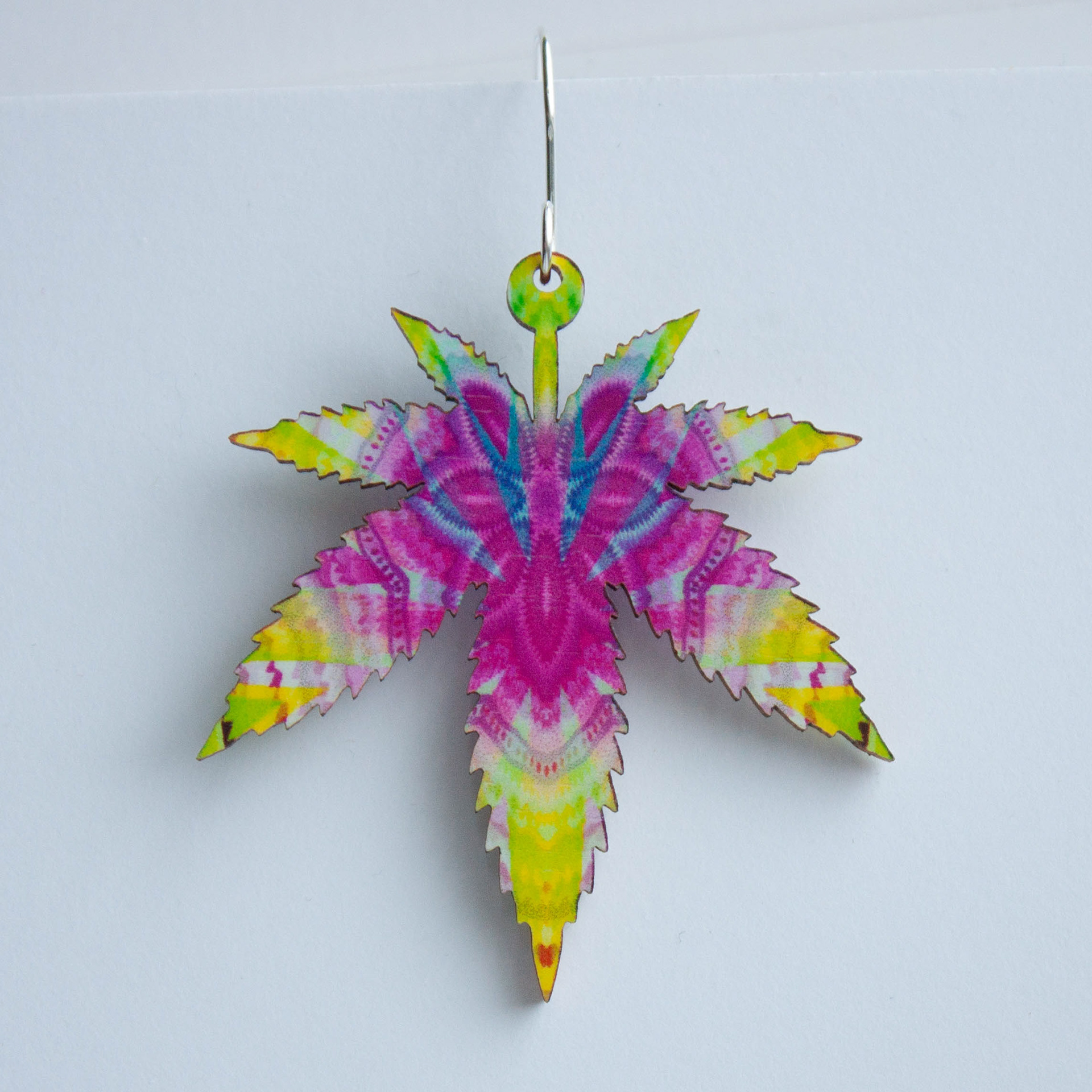 Candy flip -earrings (silver-plated copper), 67 x 46 x 3 mm, 19€ / pair