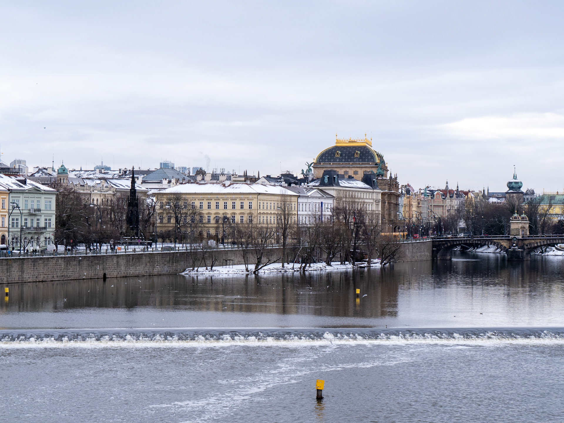 La Vitava depuis le pont Charles