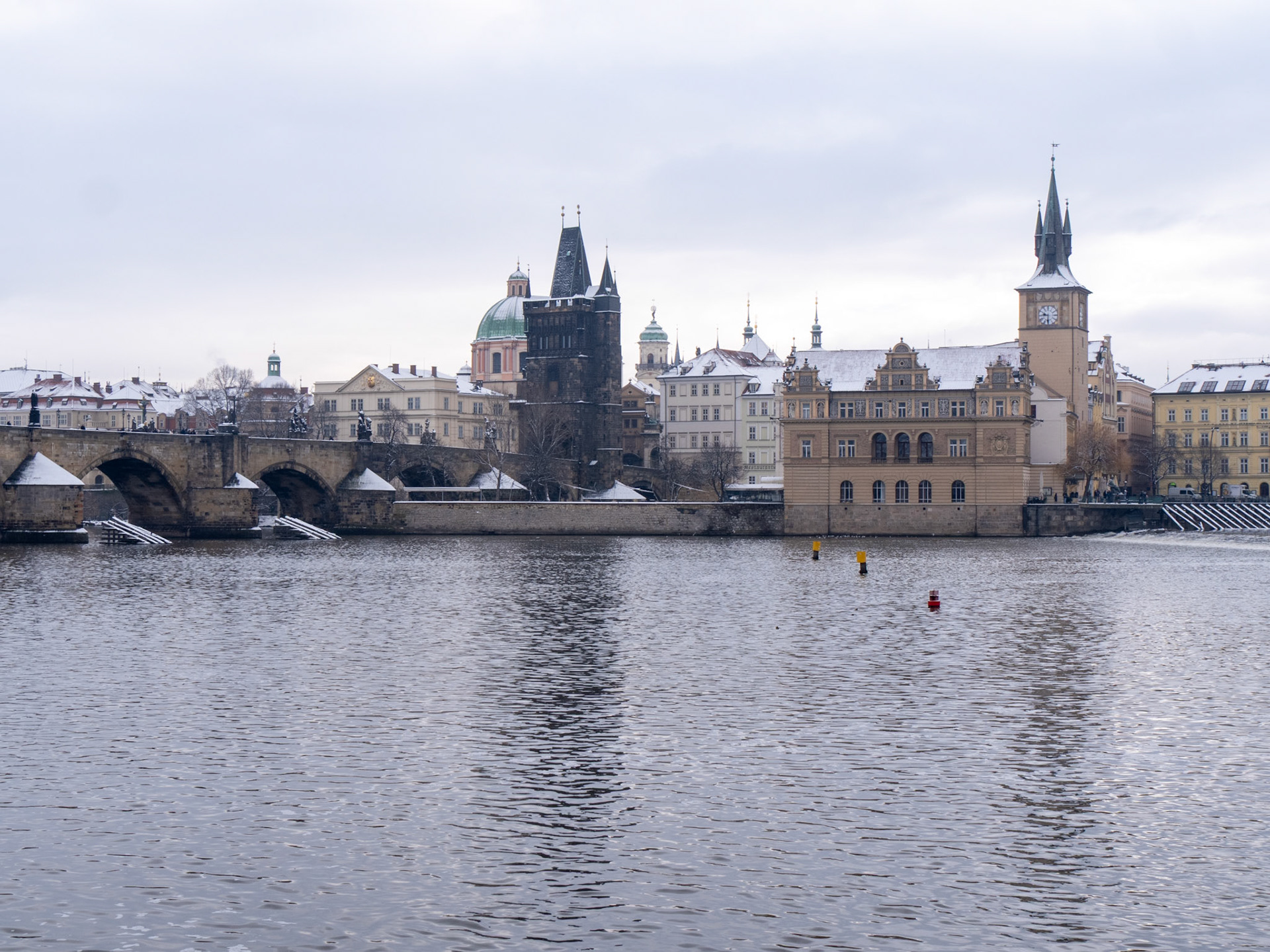 Le pont Charles depuis l’île de Kampa