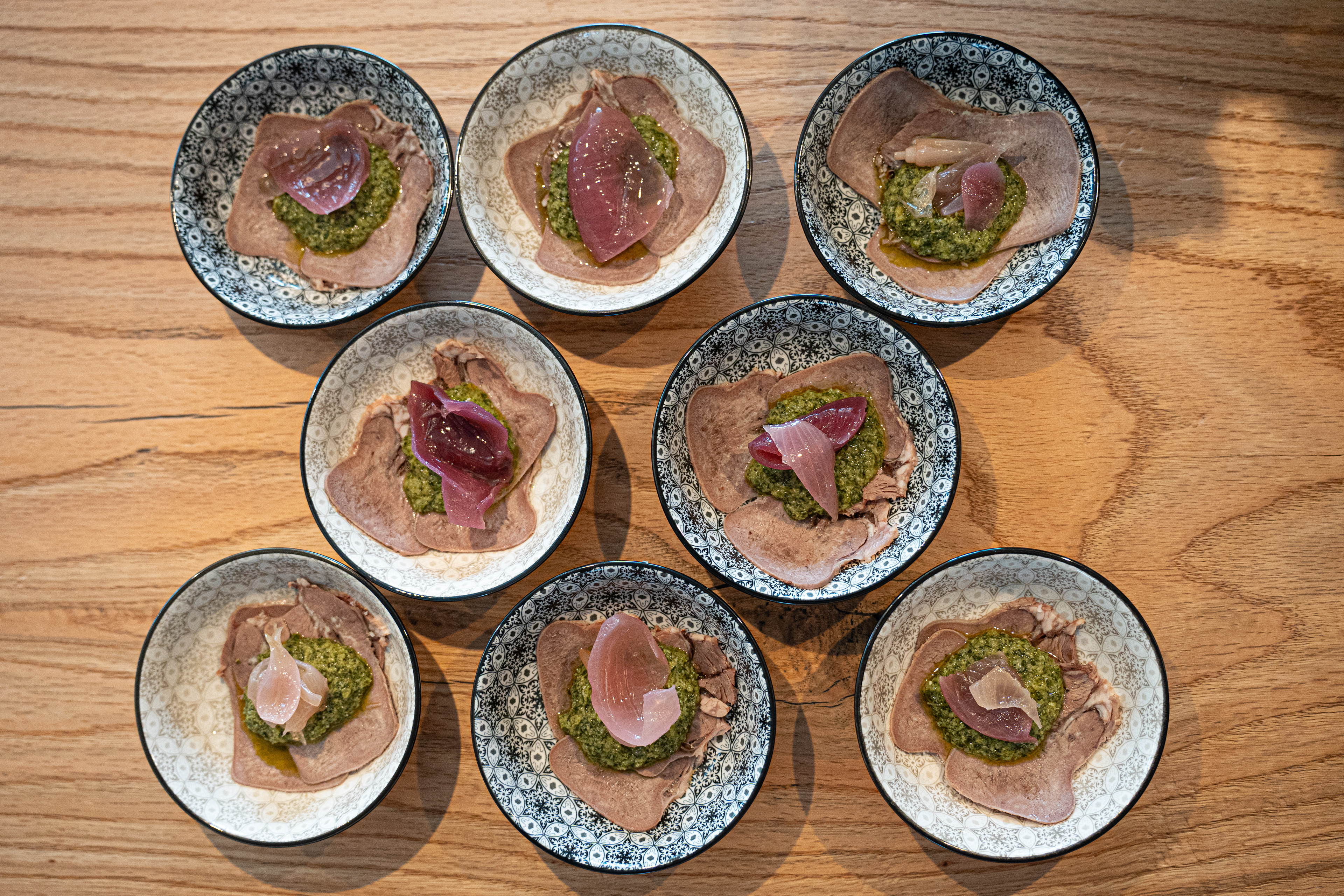 LINGUA, SALSA VERDE, CIPOLLA IN AGRO