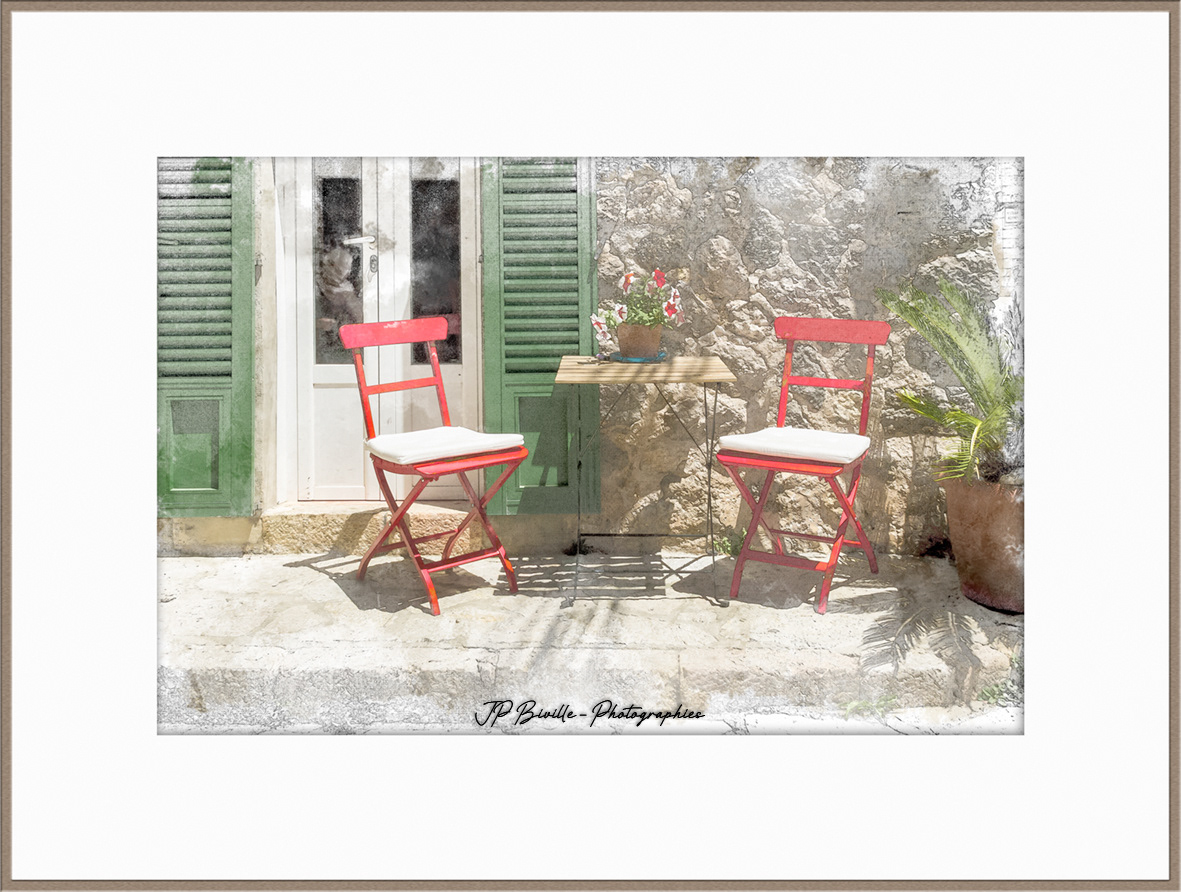 Les chaises rouges - Valldemossa, Majorque
