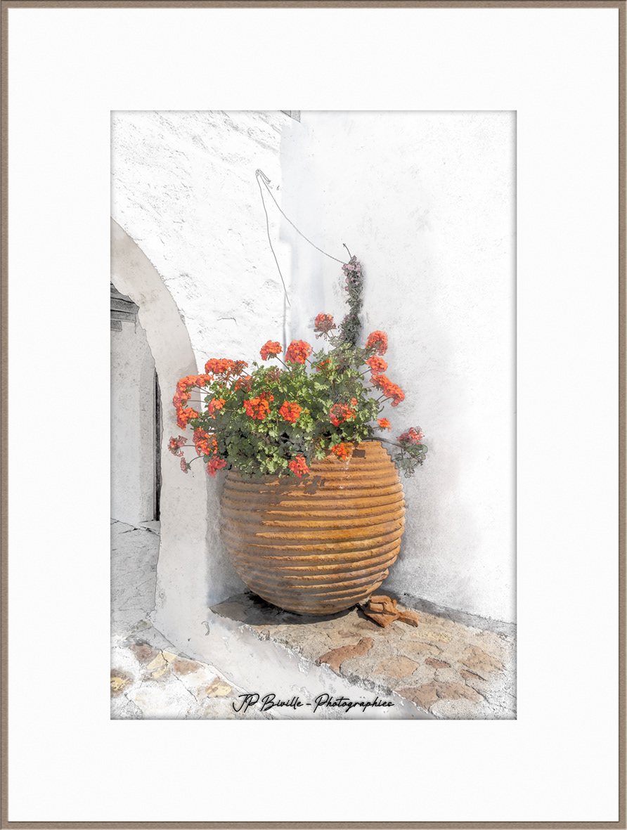 Le géranuim - Plaka, Milos