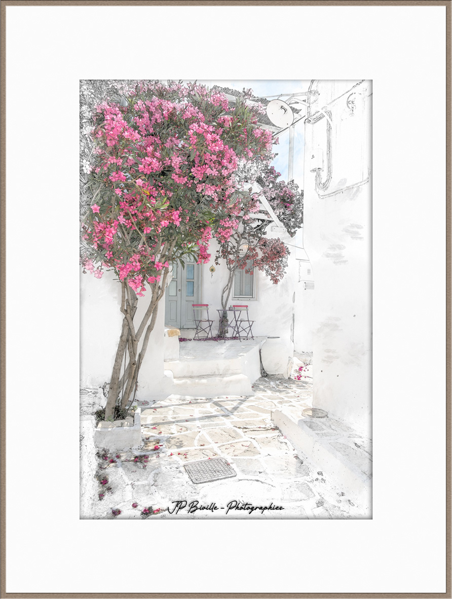 Ruelle en rose - Lefkes, Paros