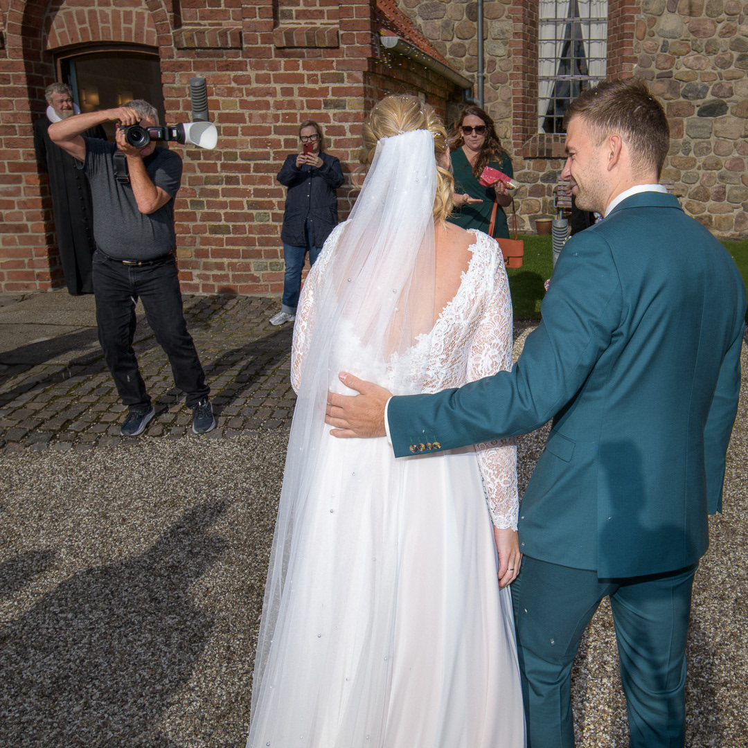 Bryllupsfotograf. Skævinge kirke.
