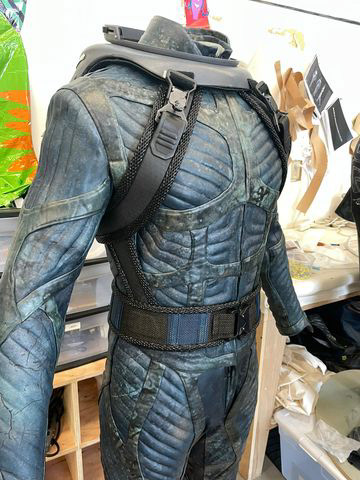 Beacon suit with harness and the belt 