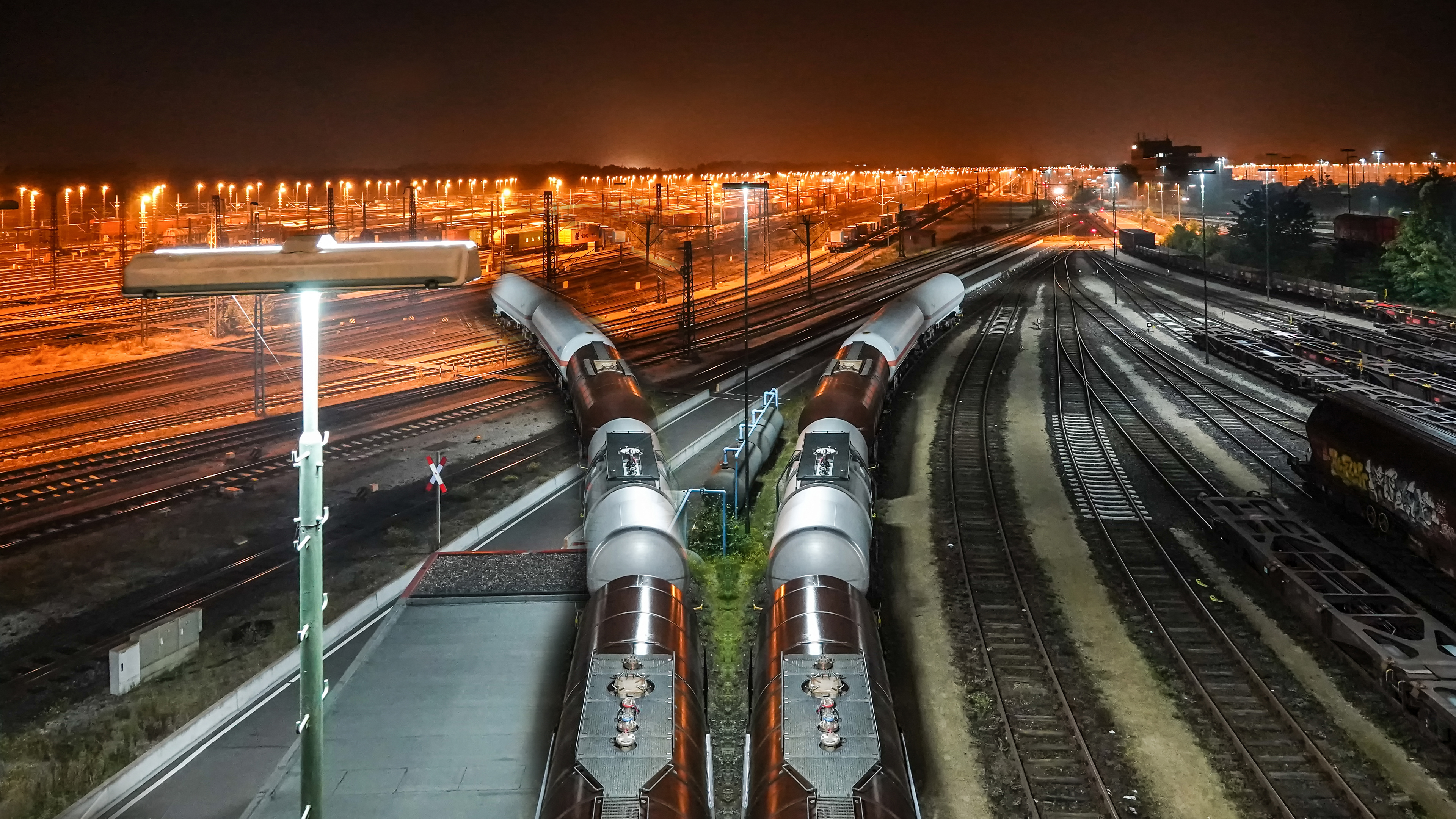 R1006407_1-2