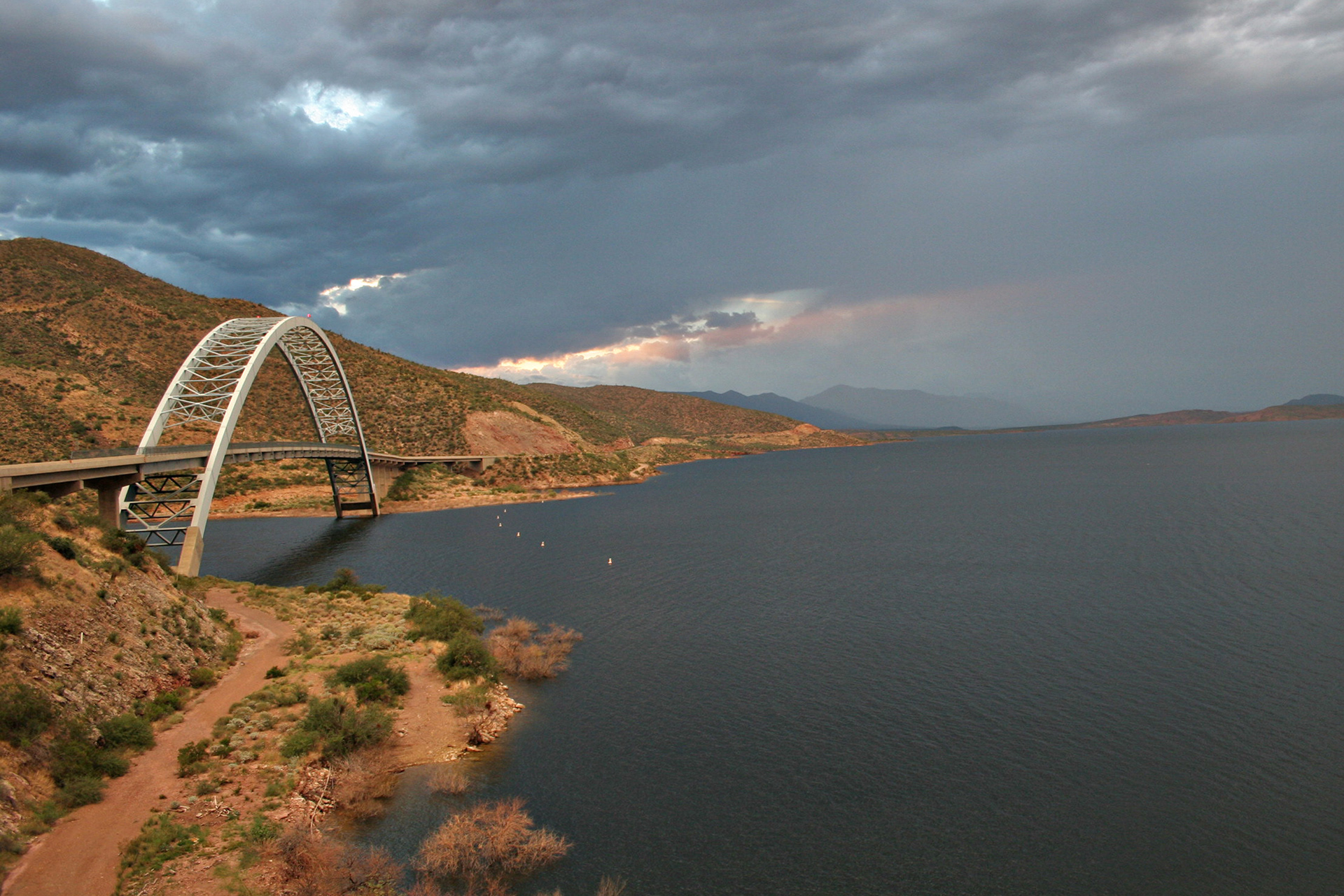 Roosevelt Lake & Bridge 