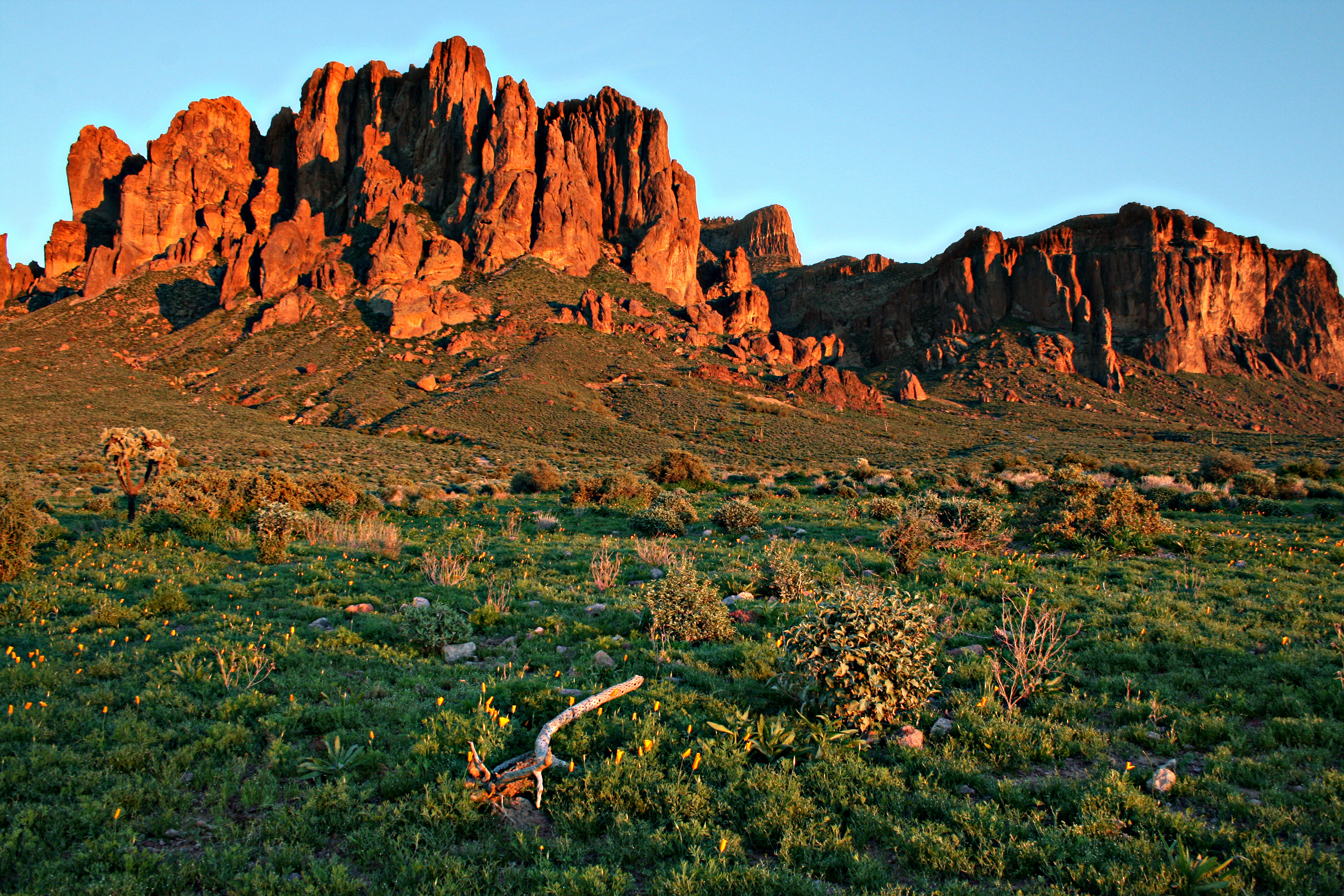 Superstition Mountain 
