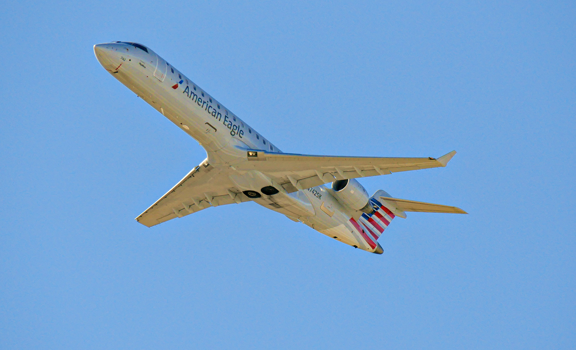 American CRJ-700