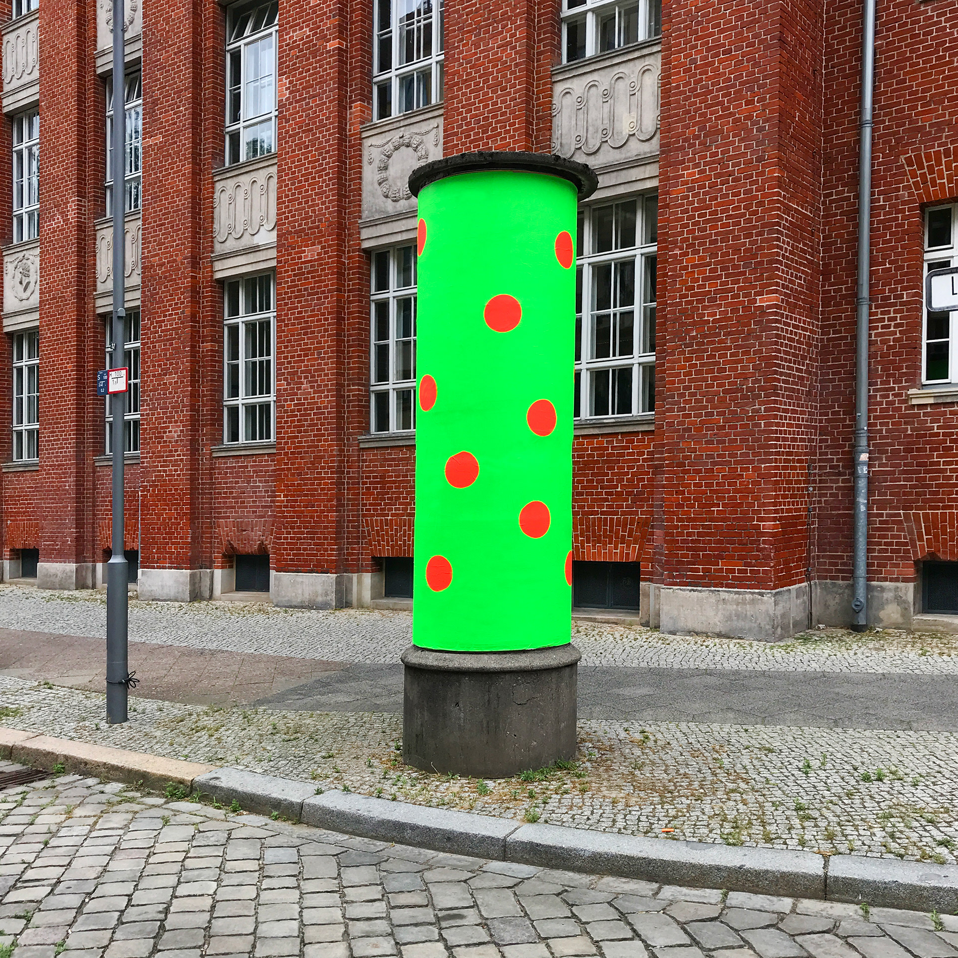 Tourist Trap 4 (Friedrichshain), 2020, collage on Litfaßsäule, Project Litfassgoesurbanart.de, Berlin