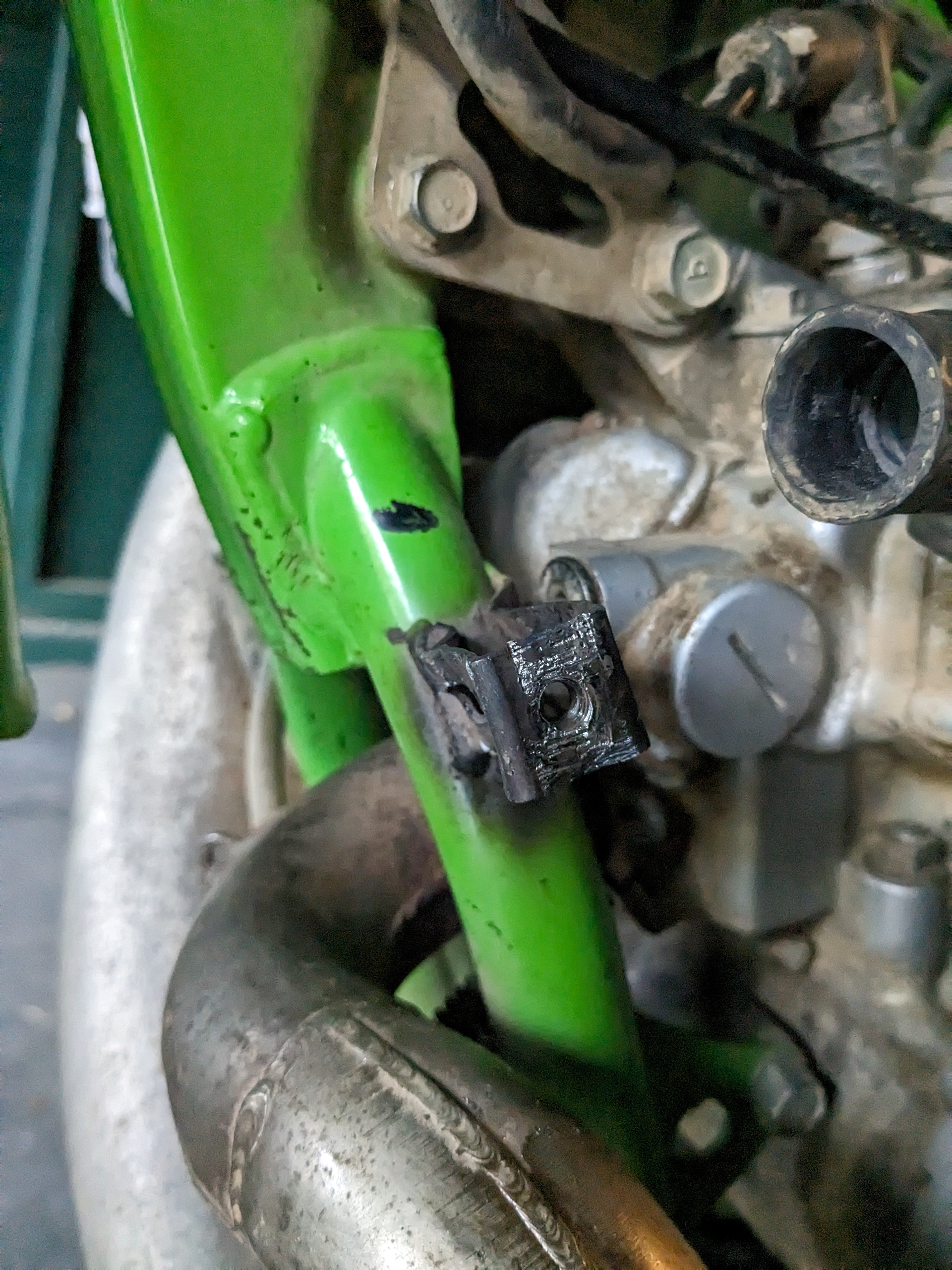 [Mostly] straight radiator mount.