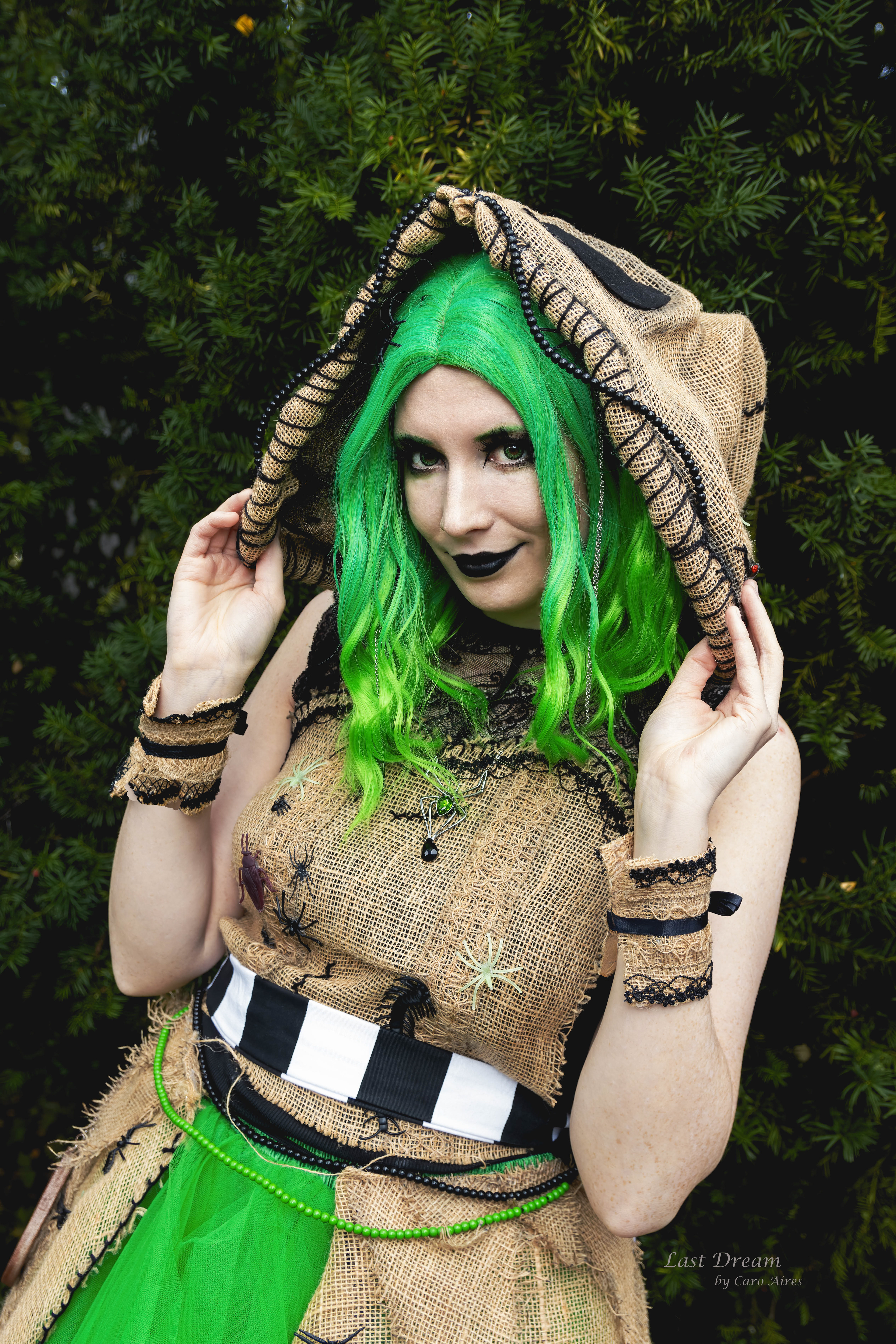 Cosplayer: @alge_sama_cosplay