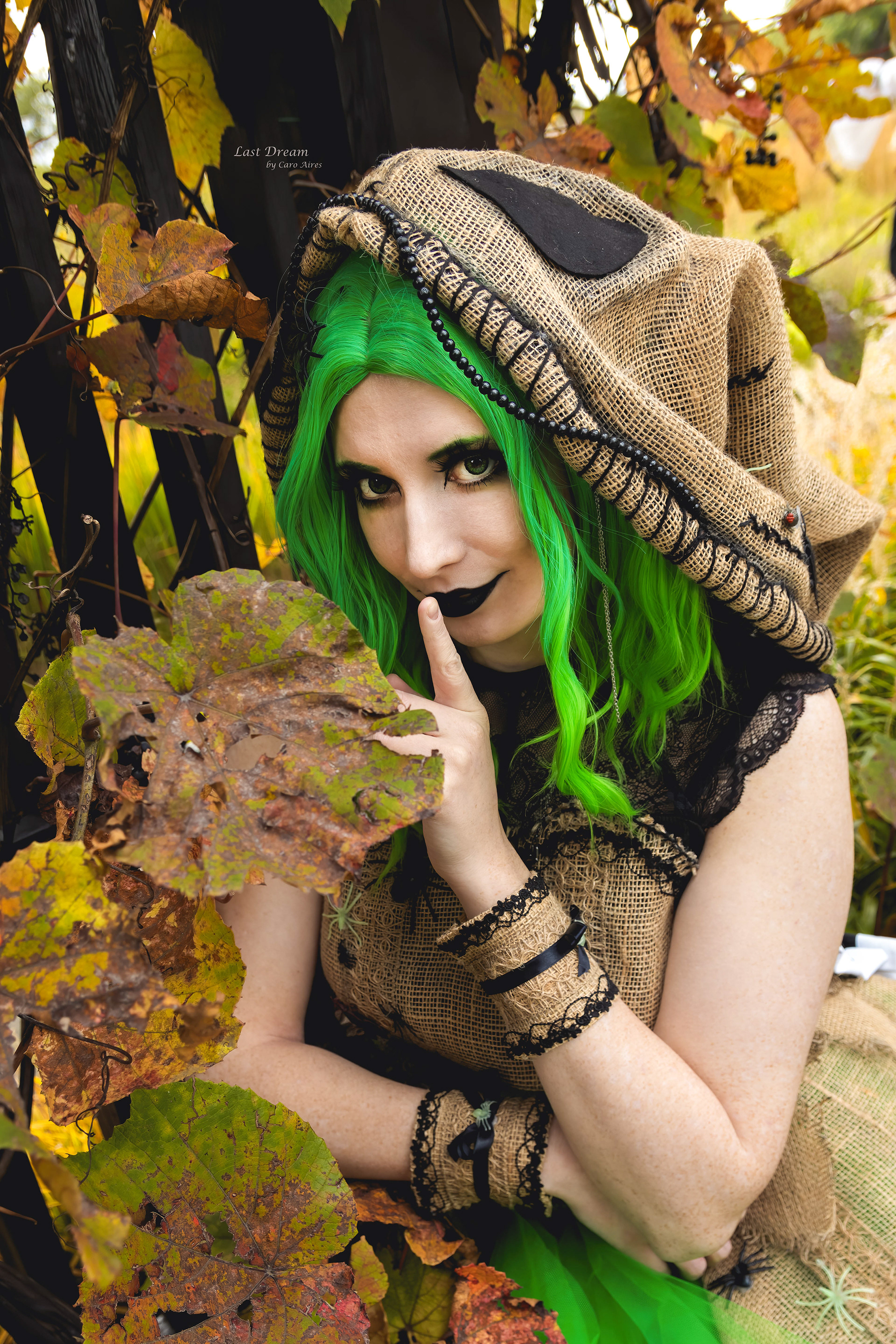 Cosplayer: @alge_sama_cosplay