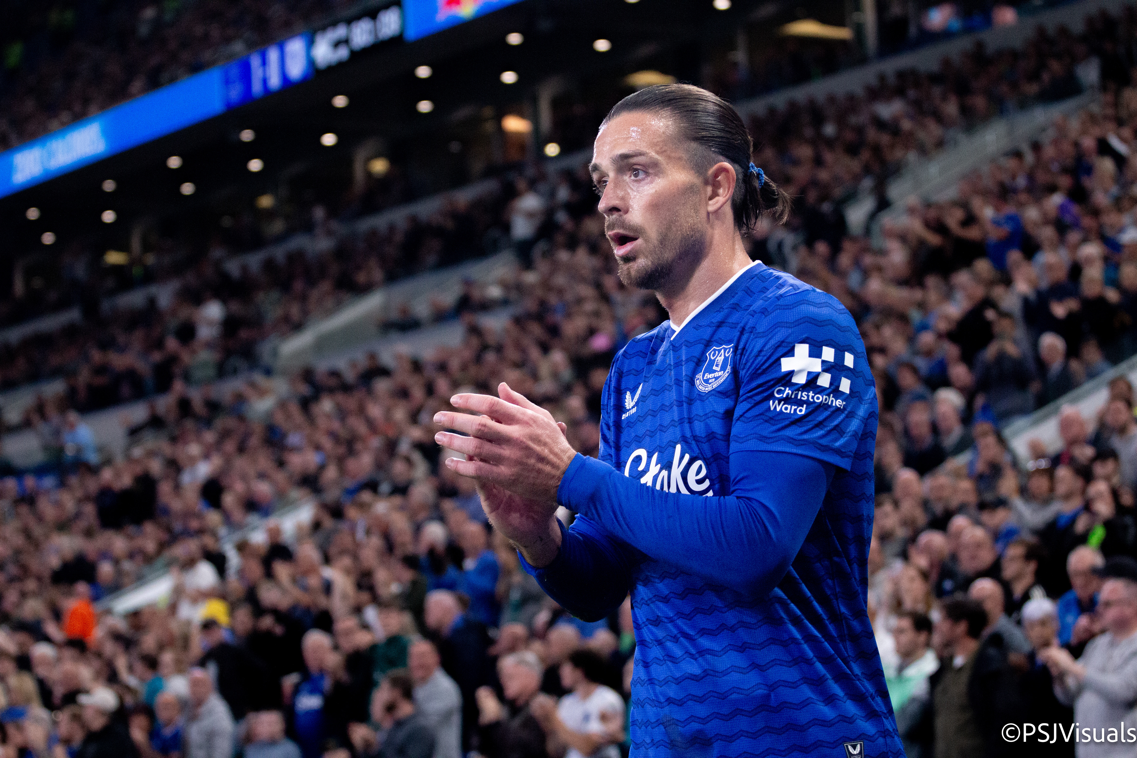 Jack grealish clapping in response to the supporters at the stadium clapping for his substitution at Everton versus Mansfield for the carabao cup