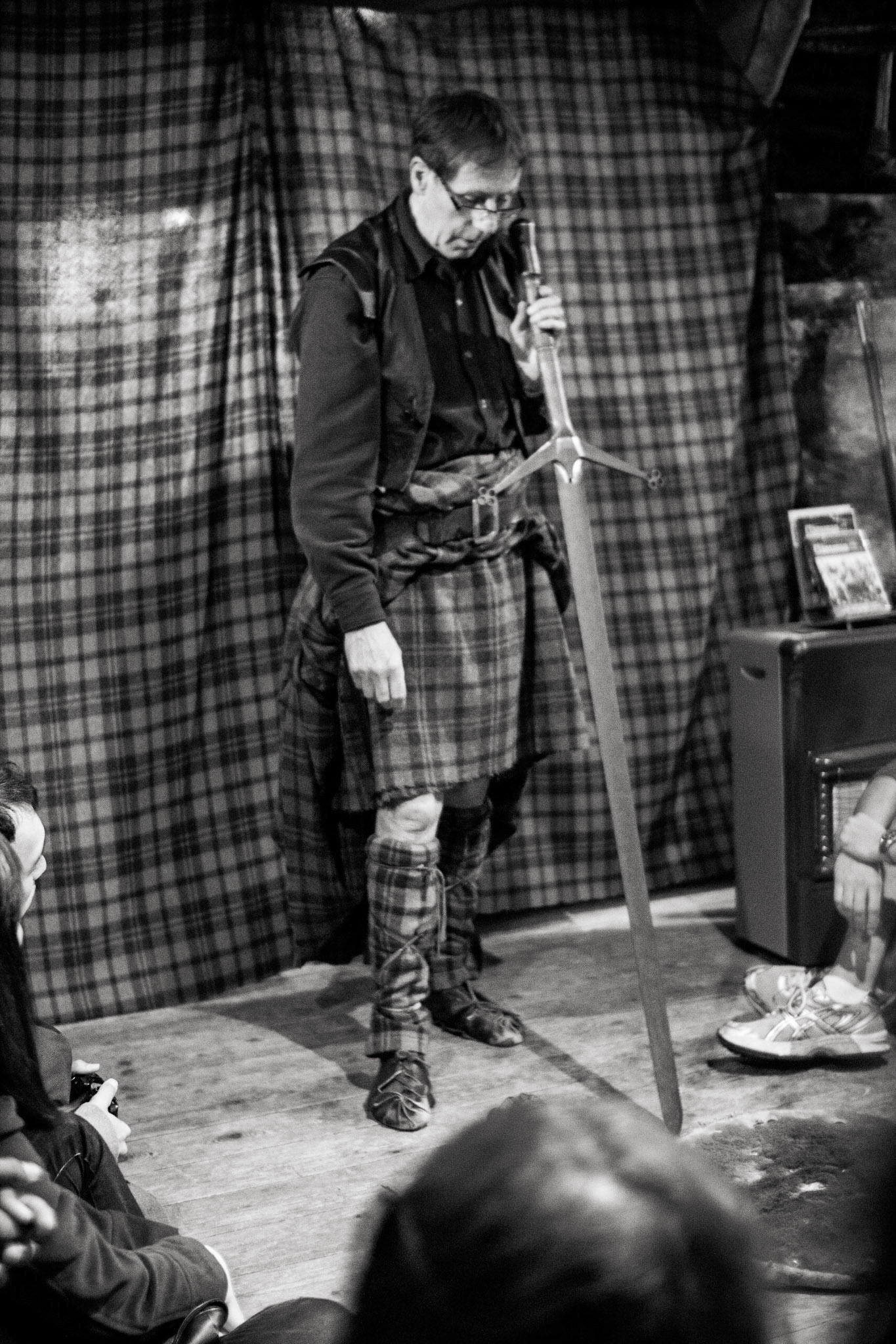 Sexy Ken handles his claymore