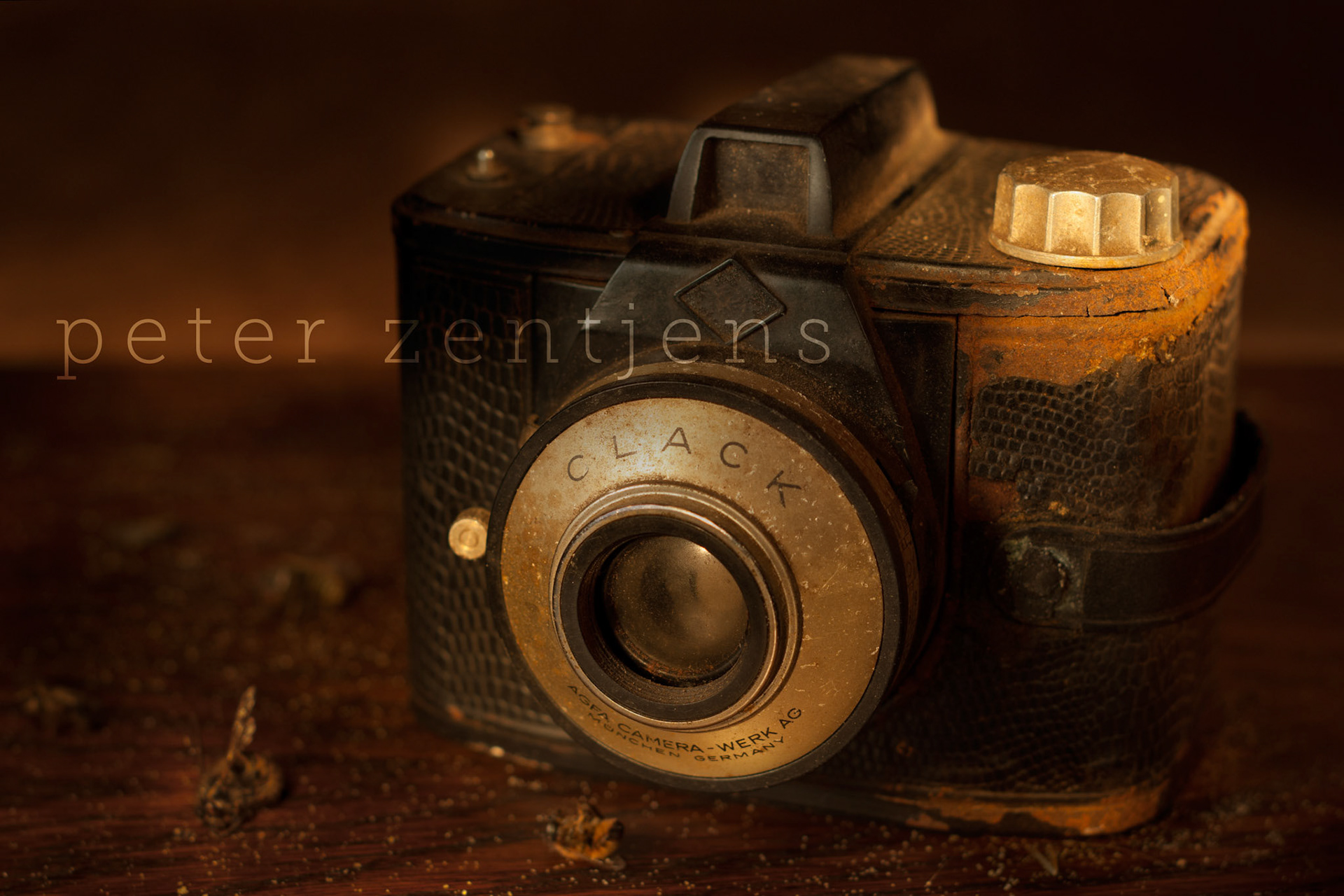 Better days... - A beautiful camera that once has known better days...